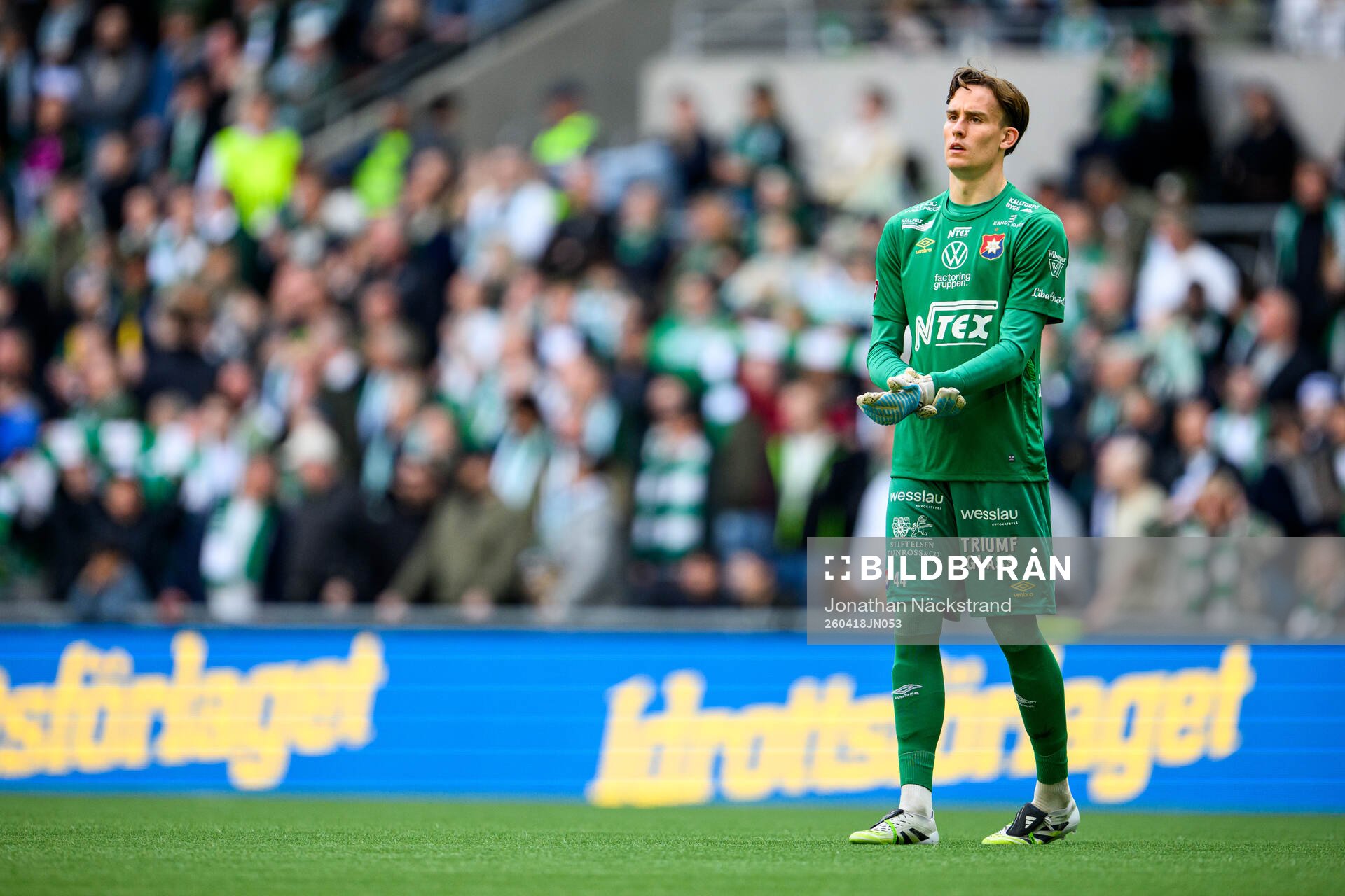 Örgrytes målvakt Hampus Gustafsson deppar