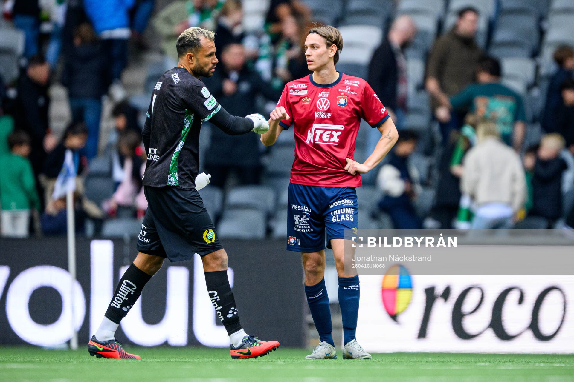 Hammarbys målvakt Warner Hahn and Örgrytes Noah