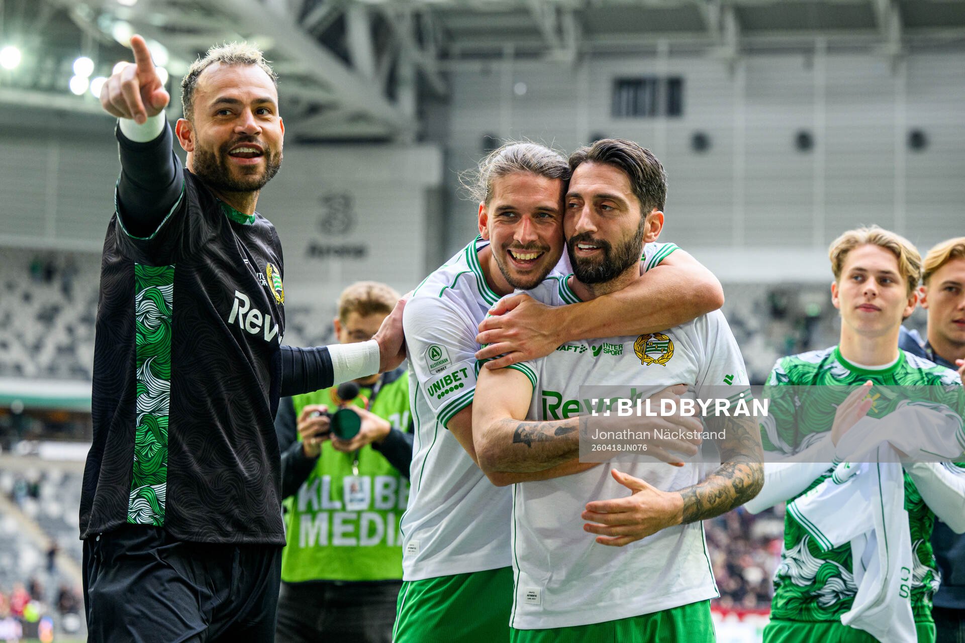 Hammarbys målvakt Warner Hahn, Nikola Vasic and Nahir