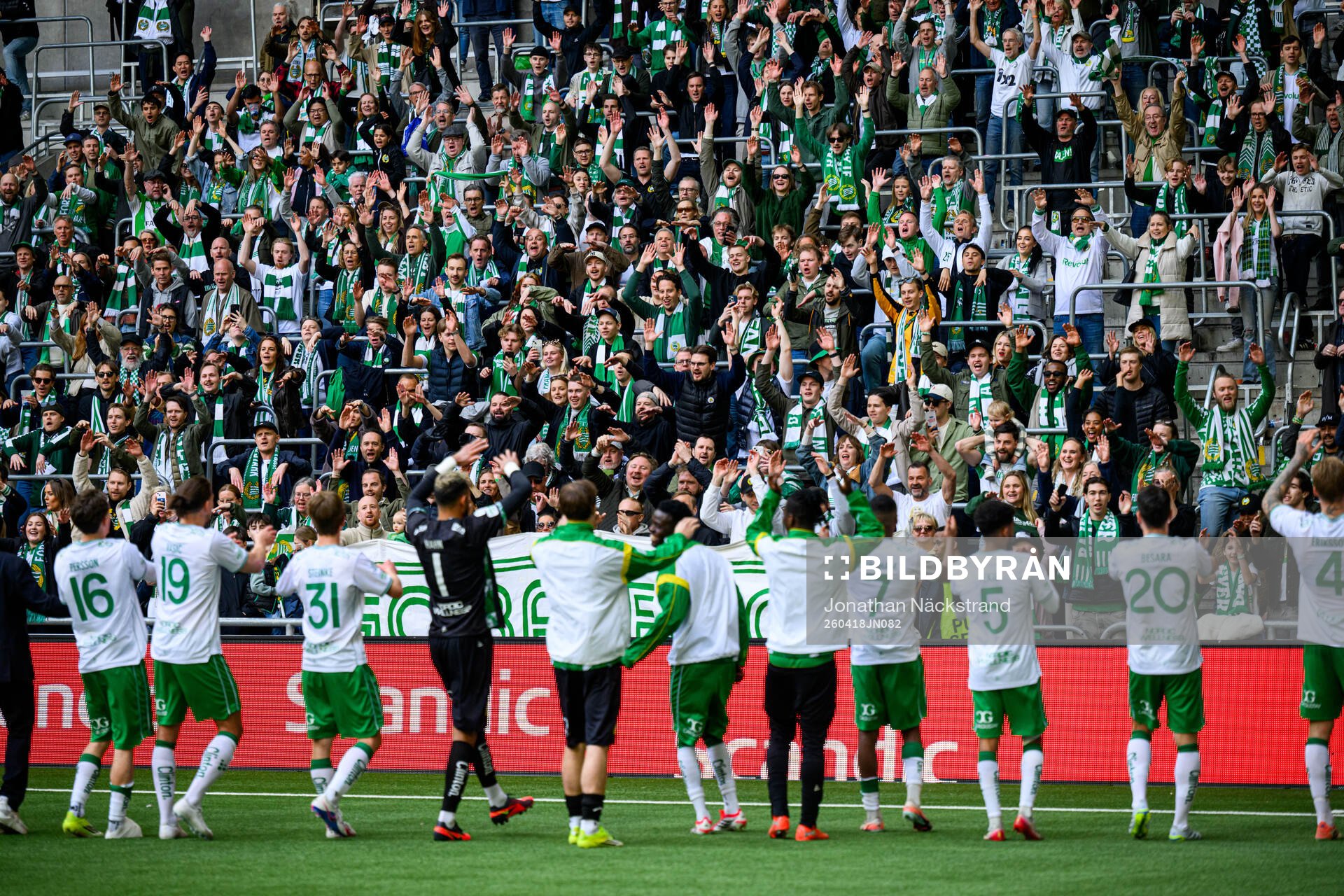 Hammarbys spelare jublar