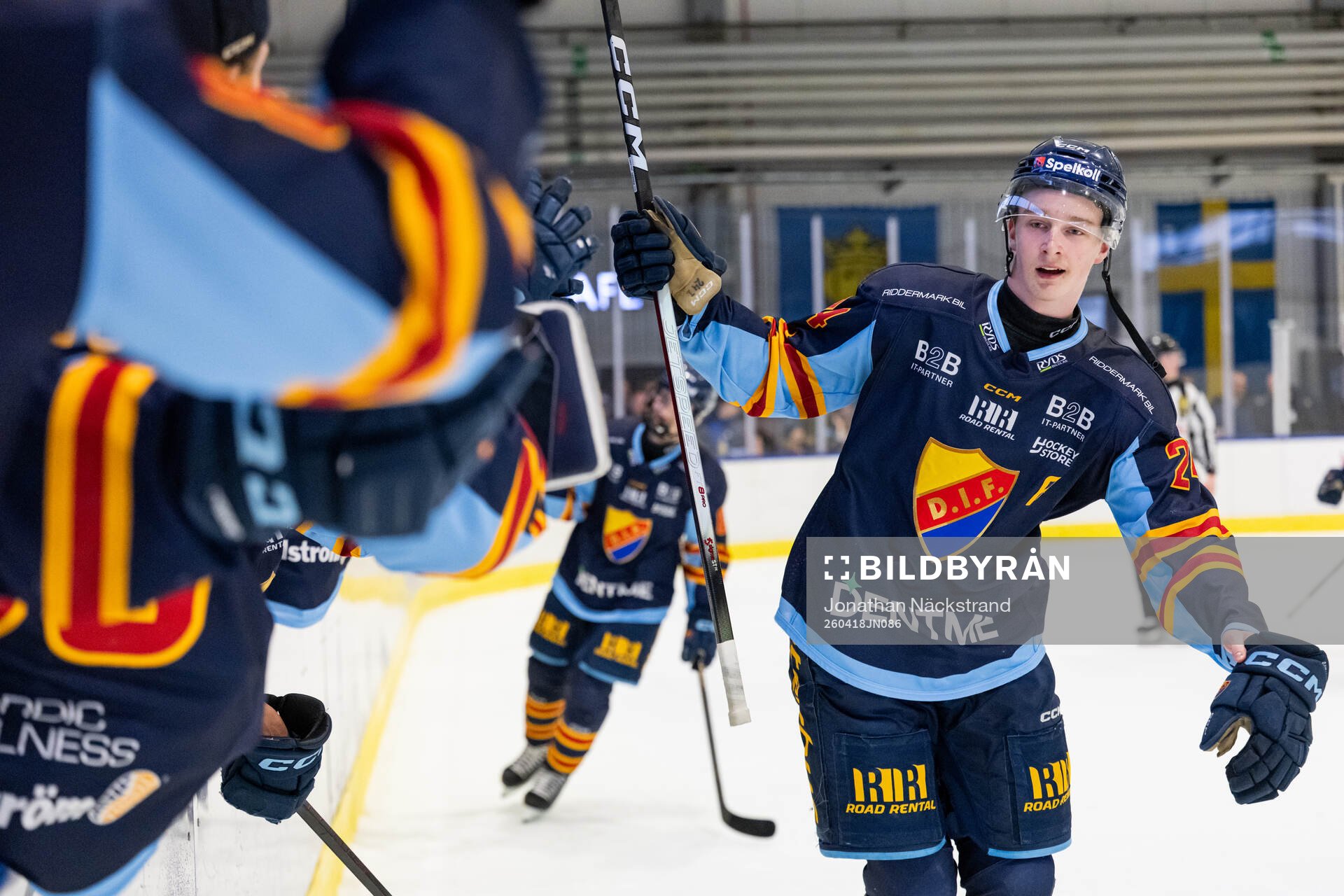 Djurgårdens Theo Stockselius jublar med lagkamrater