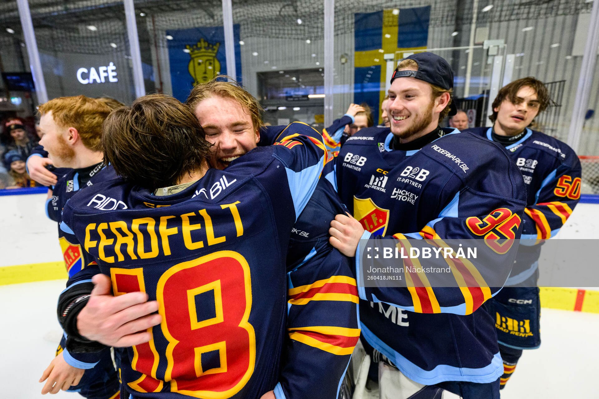Djurgårdens Viktor Ferdfelt, målvakt Hugo Severgardh och