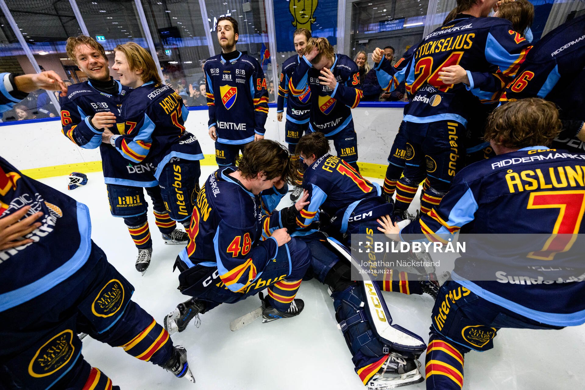 Djurgårdens spelare  jublar