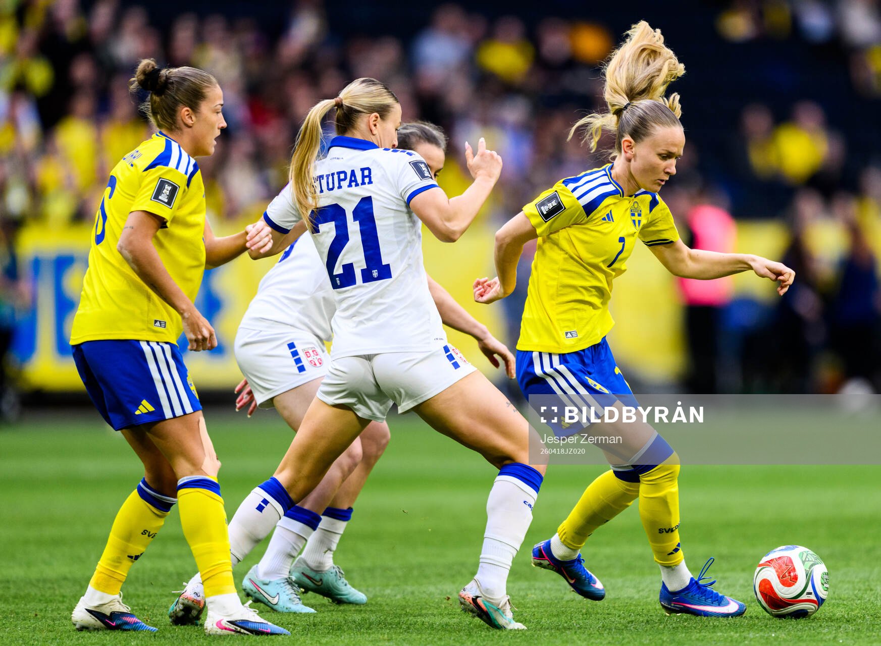 Živana Stupar of Serbia and Matilda Vinberg of Sweden