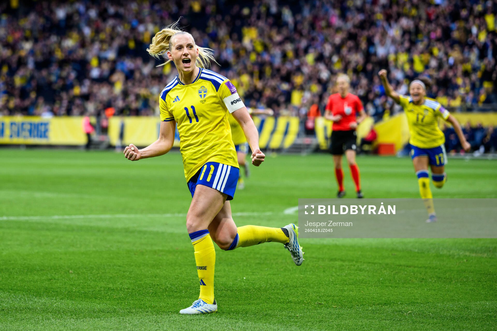 Stina Blackstenius of Sweden celebrates scoring 1-0