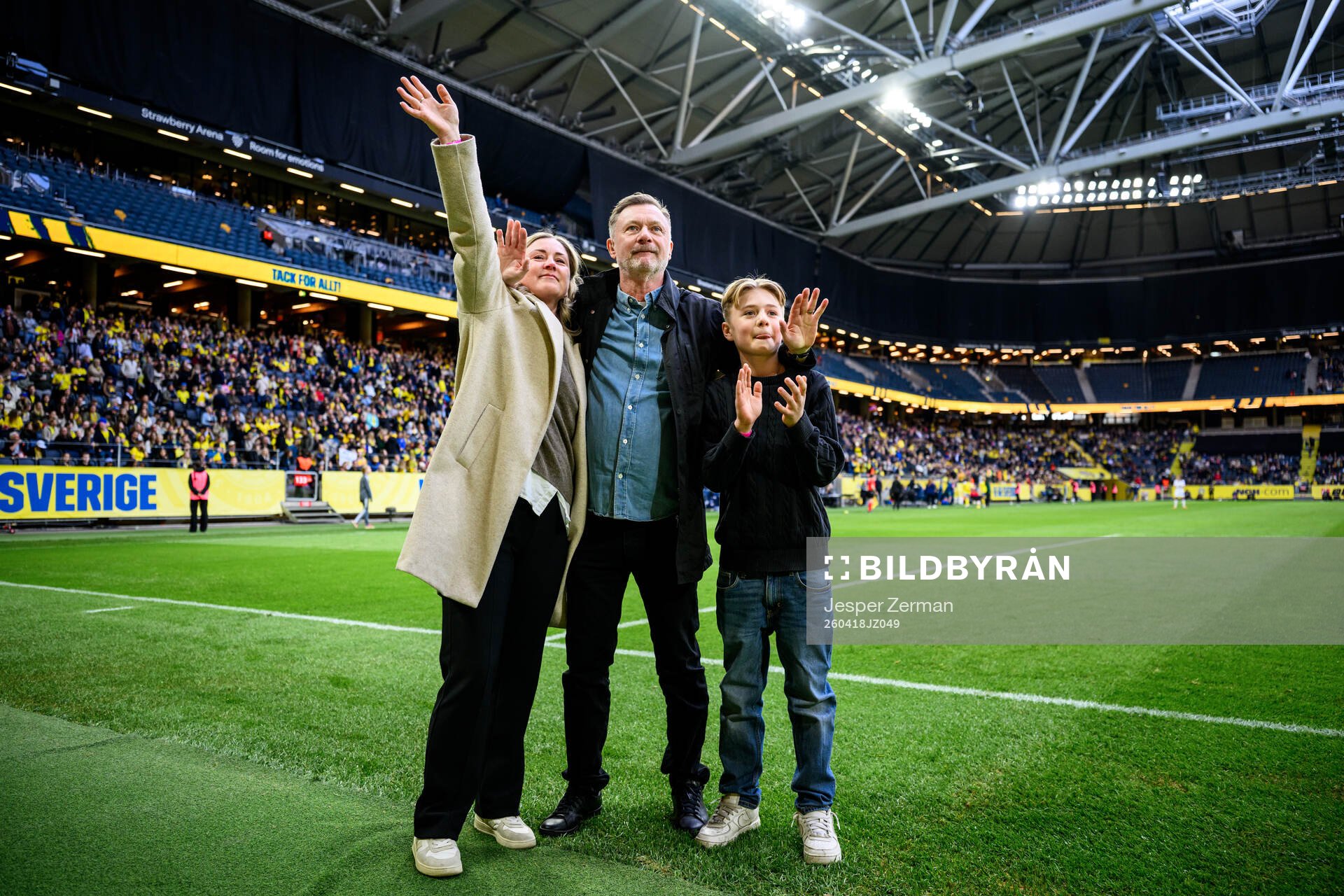 Former coach Peter Gerhardsson with family