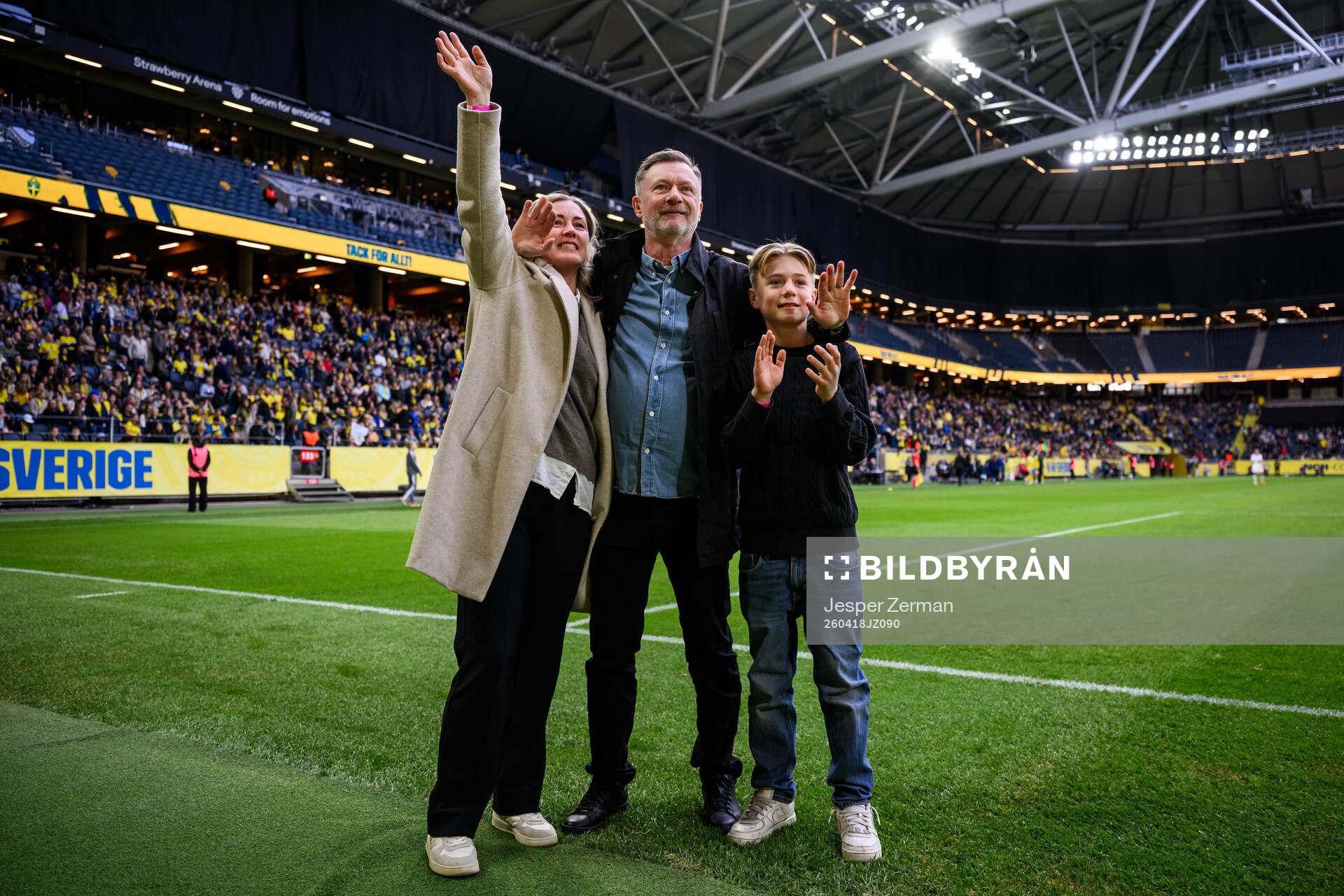 Former head coach Peter Gerhardsson with his family