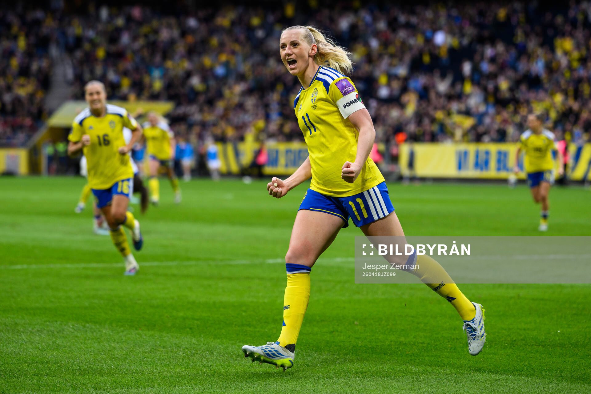 Stina Blackstenius of Sweden celebrates
