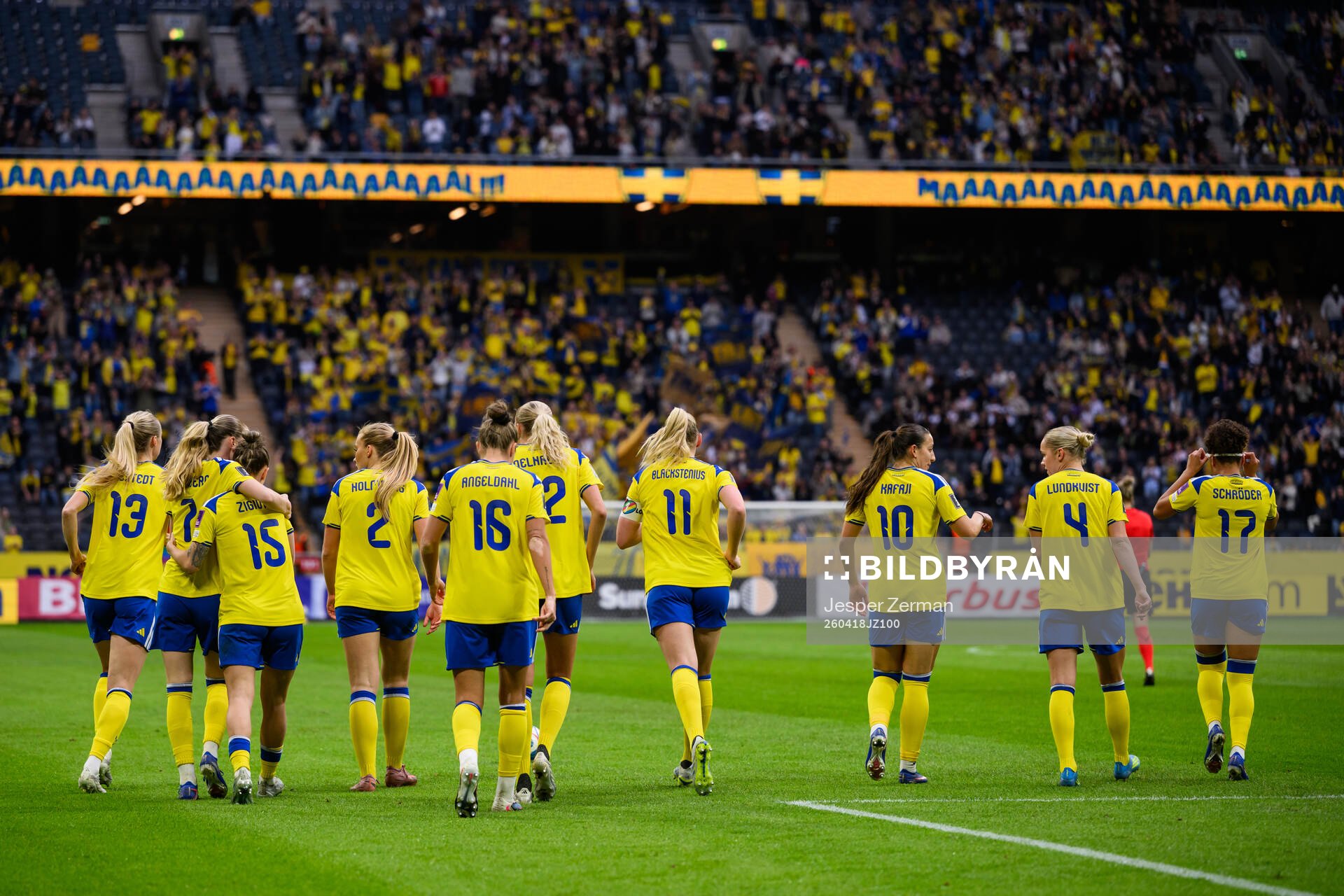 Stina Blackstenius of Sweden celebrate with teammates