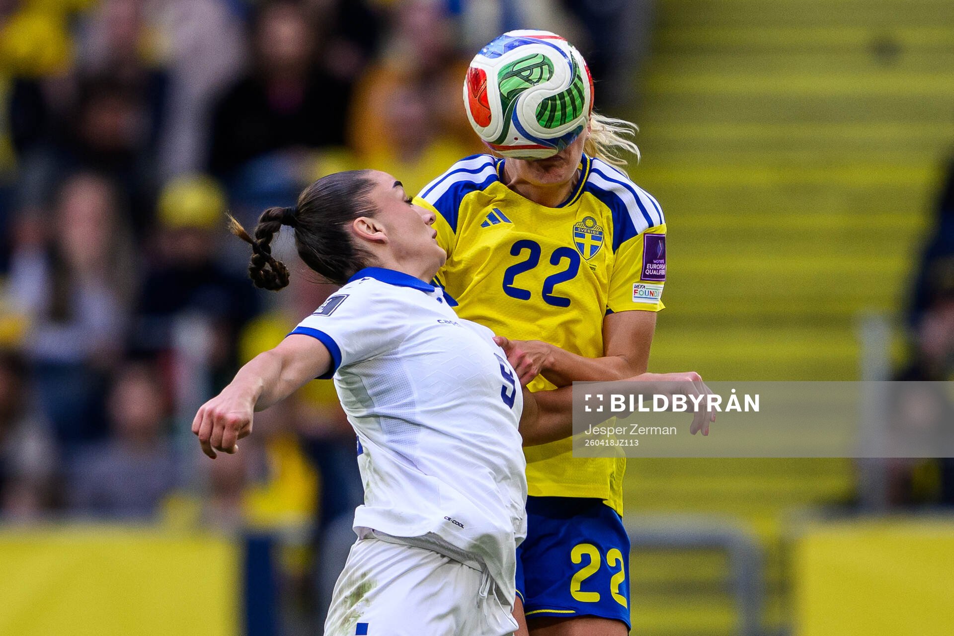 Nina Matejic of Serbia and Elma Junttila Nelhage of Sweden