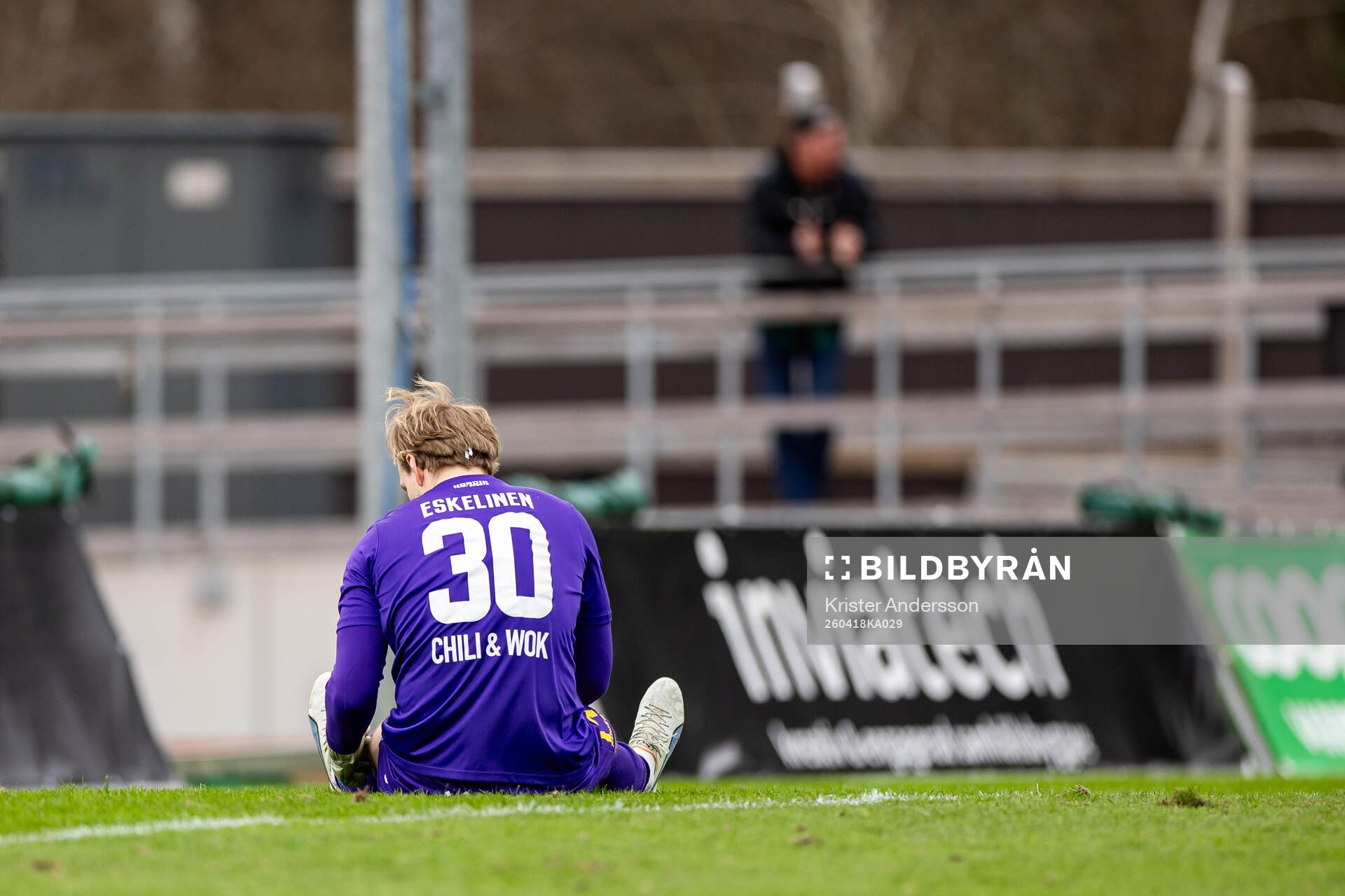 Nordic United FCs målvakt William Eskelinen deppar