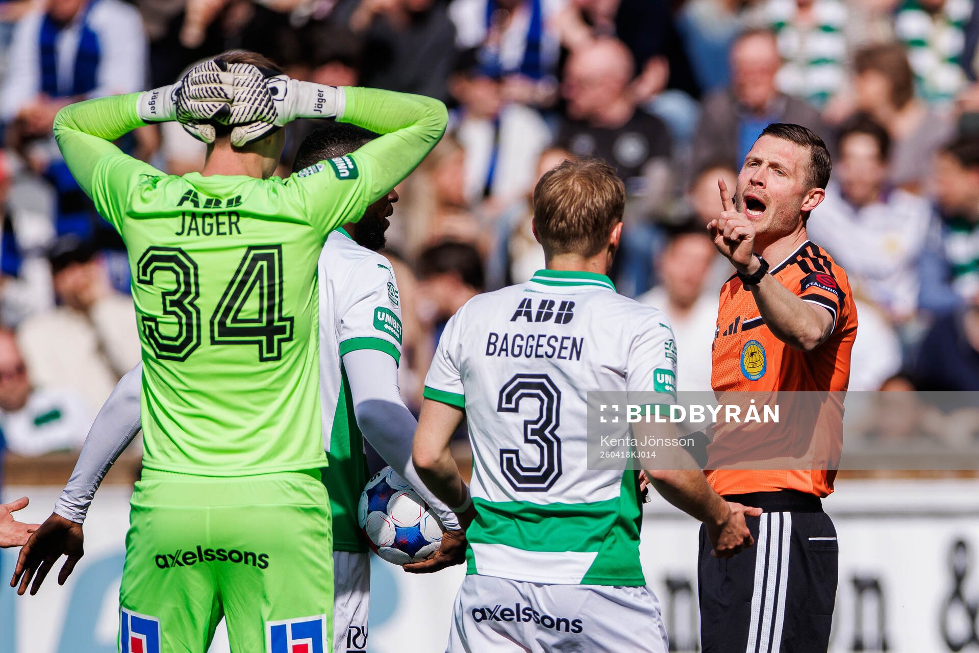 Västerås Marcus Baggesen och domare Erik Mattsson