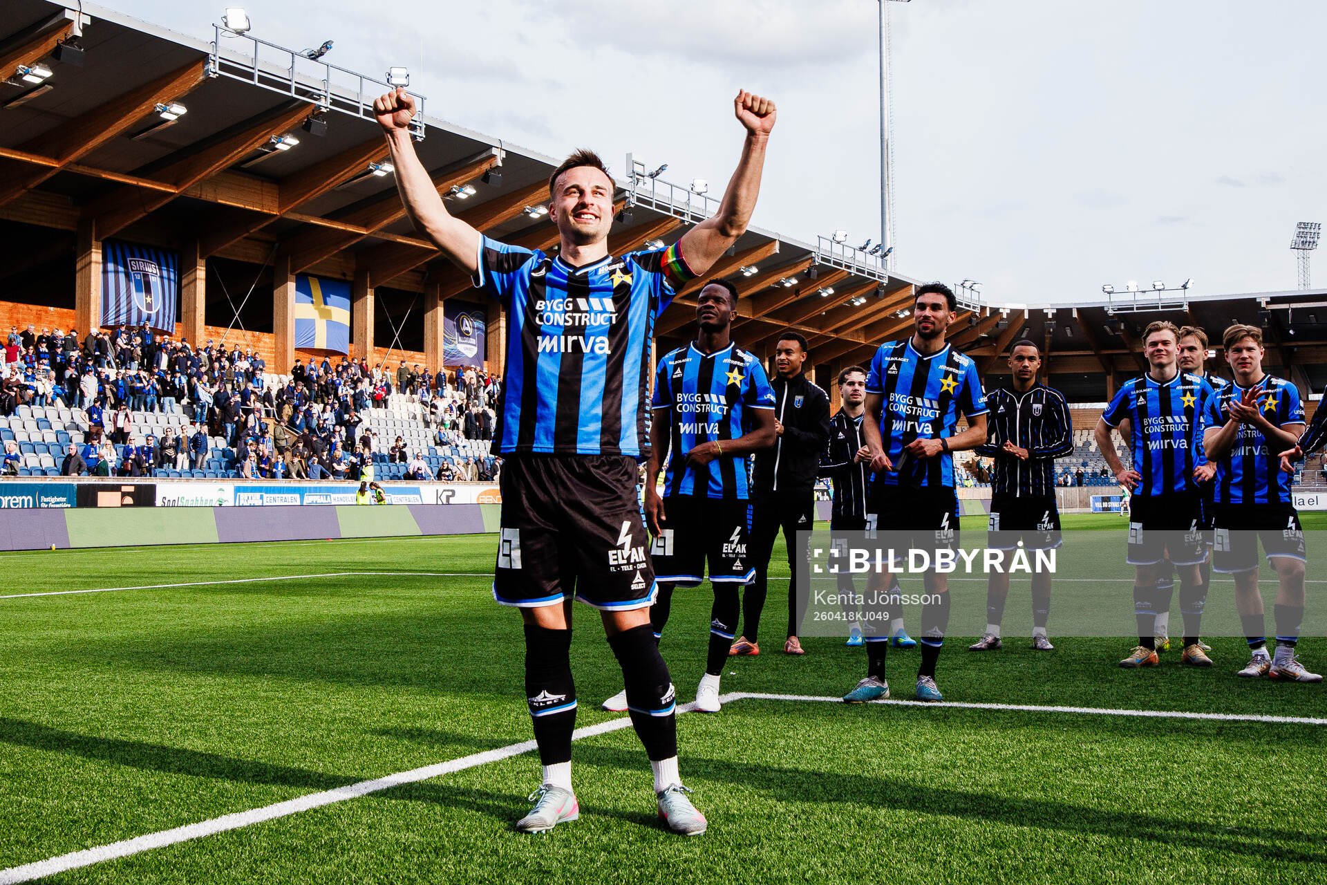Sirius Henrik Rönnlöf Castegren jublar