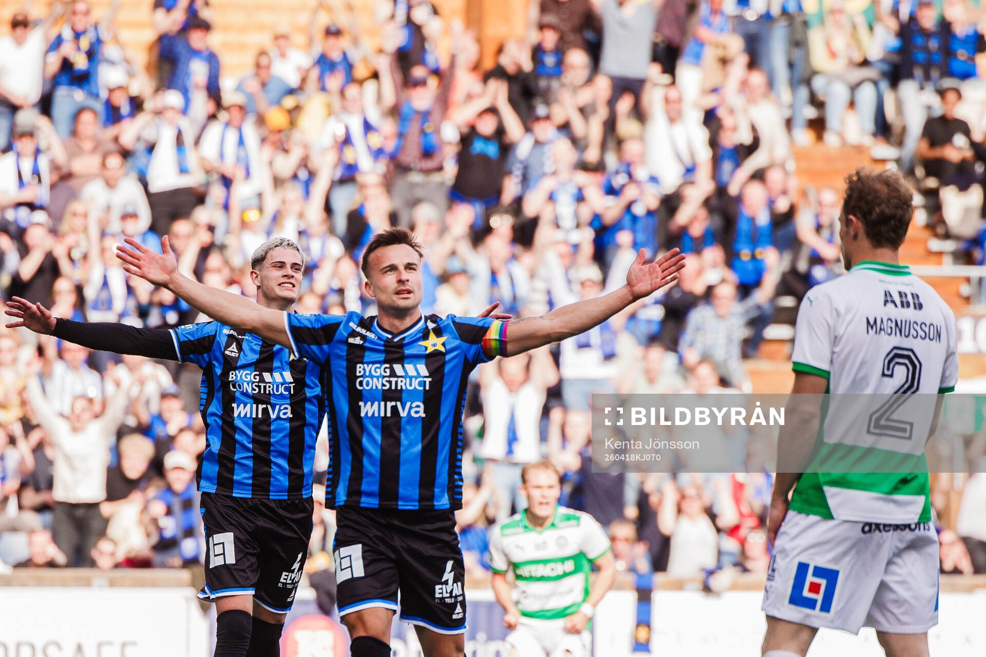 Sirius Henrik Rönnlöf Castegren jublar