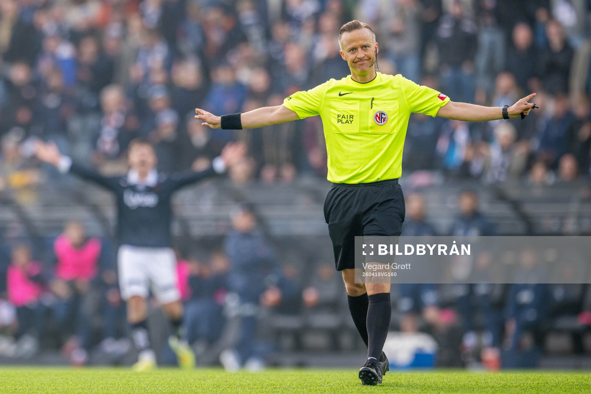 Referee Ola Hobber Nilsen
