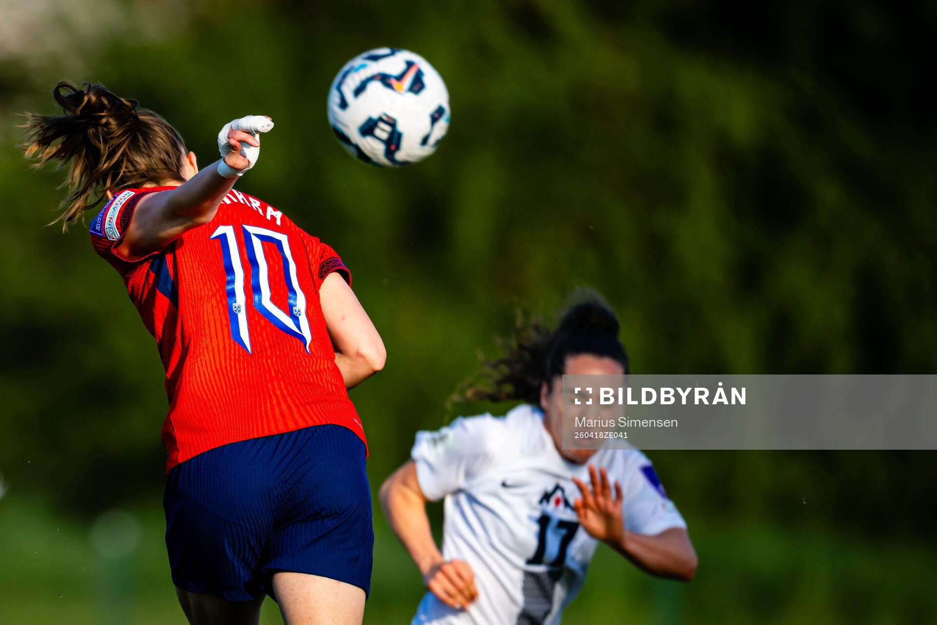 Caroline Graham Hansen of Norway missing a chance to score