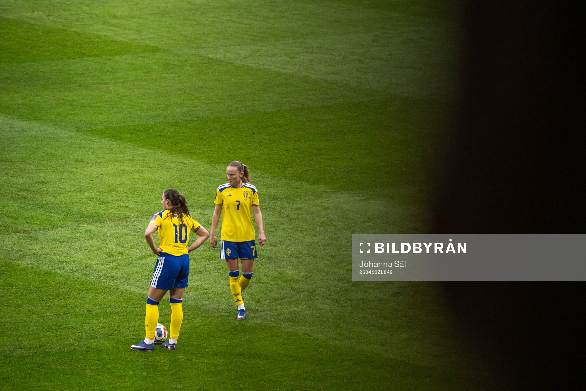 Rosa Kafaji and Matilda Vinberg of Sweden