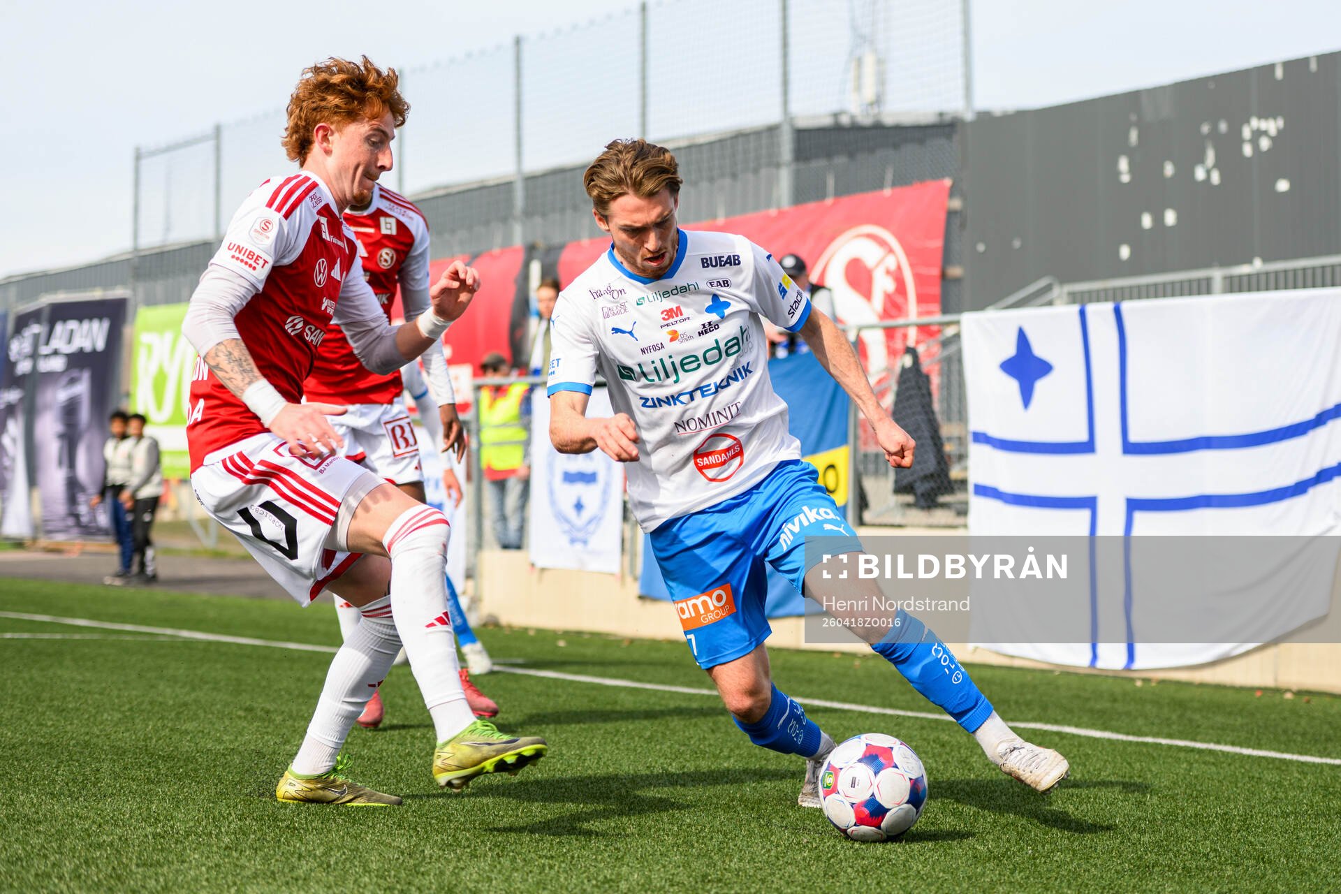 Sandvikens IFs Alan Carleton och IFK Värnamos  Carl