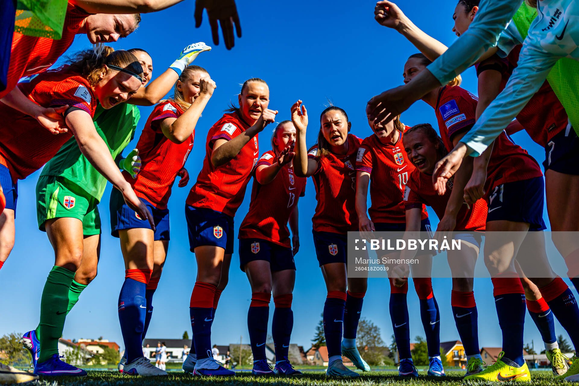 Signe Gaupset, Frida Maanum, Vilde Bøe Risa and Julie