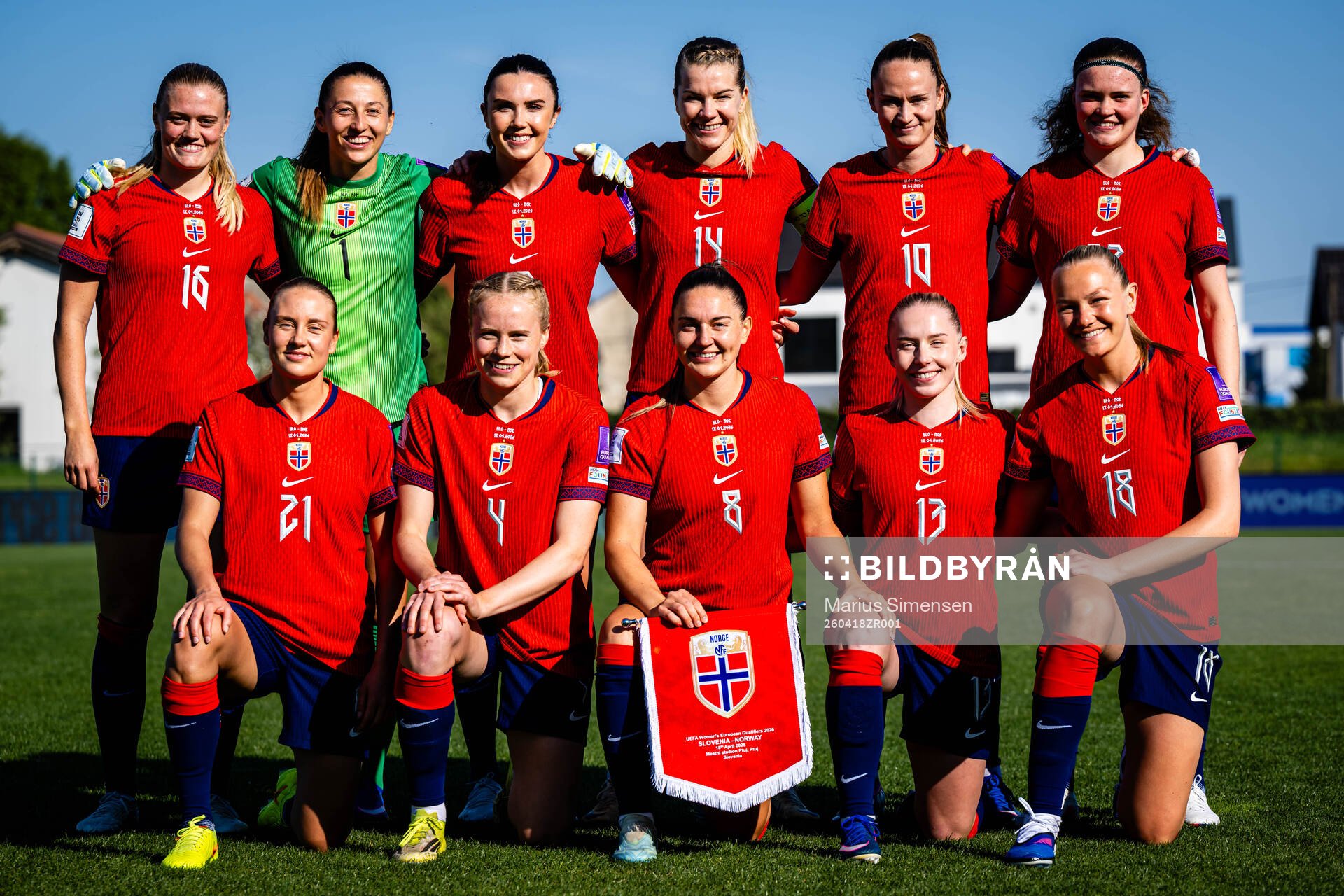 The starting eleven of Norway, from the top left; Mathilde
