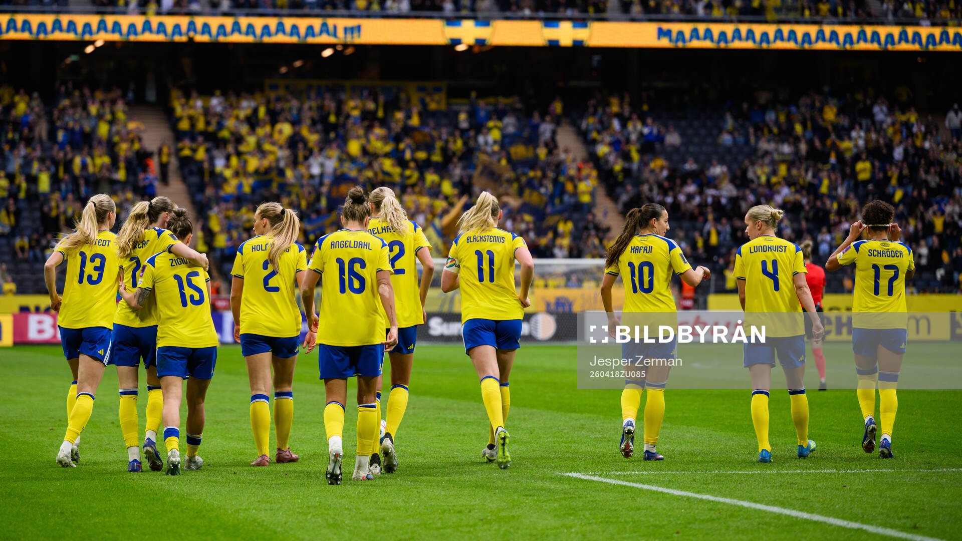 Stina Blackstenius of Sweden celebrate with teammates
