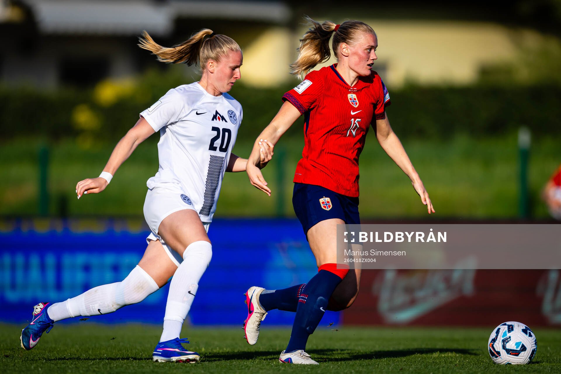 Zara Kramžar of Slovenia and Mathilde Harviken of Norway