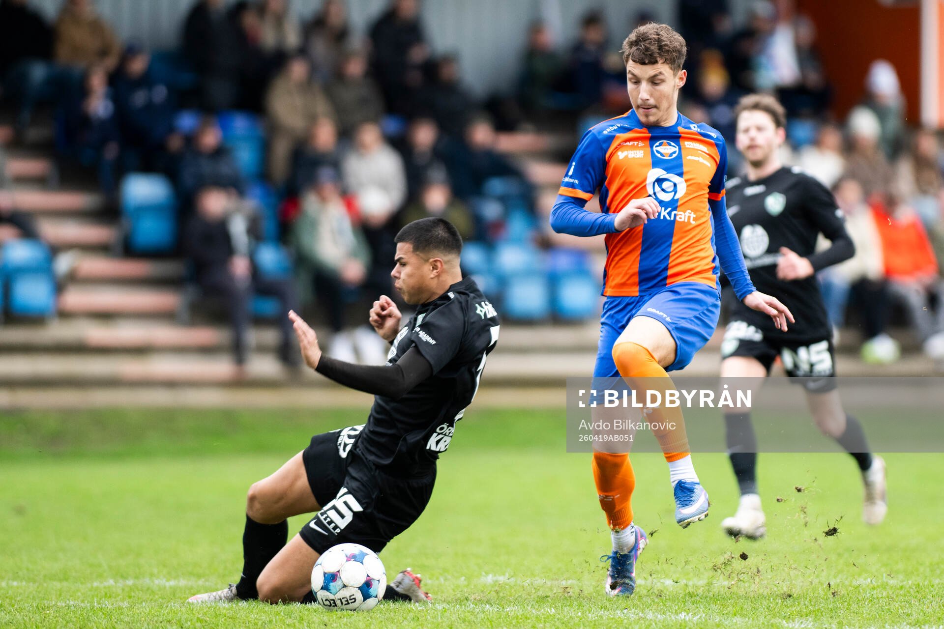 Vejbys Bleon Ahmeti och Högaborg BKs Jonathan Larsson