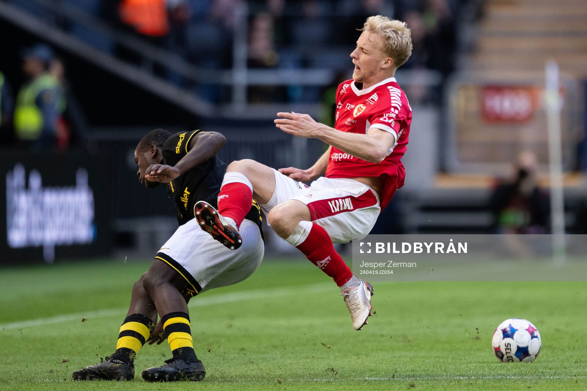 AIKs Stanley Wilson Omondi och Kalmars Victor Larsson