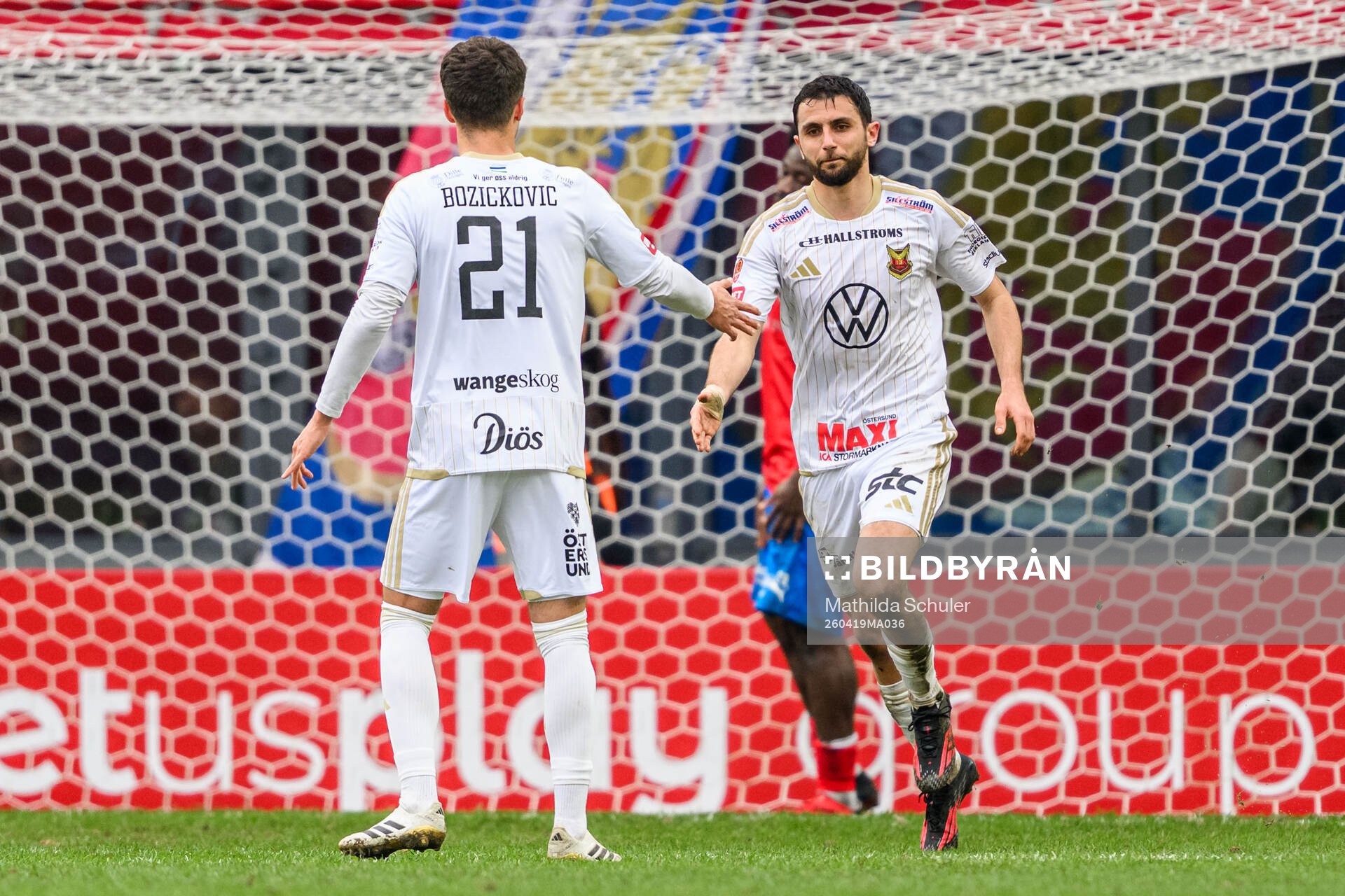 Östersunds Amar Begic jublar