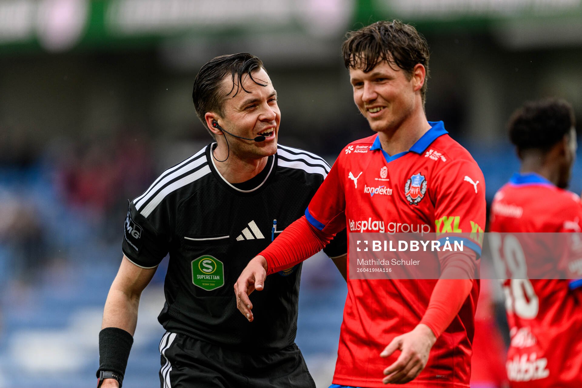 Domare Niclas Karlsson och Helsingborgs Max Svensson