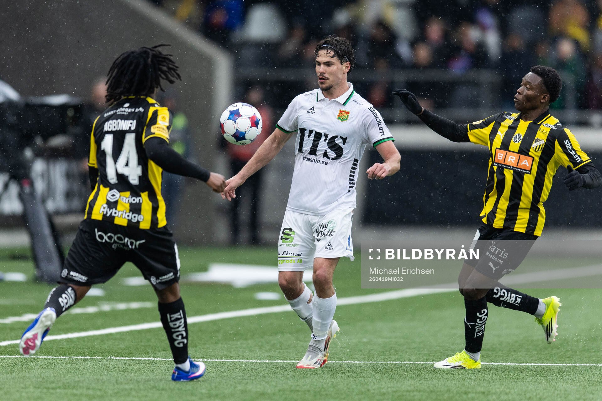 GAIS Viktor Radisic mot Häckens Jeremy Agbonifo och