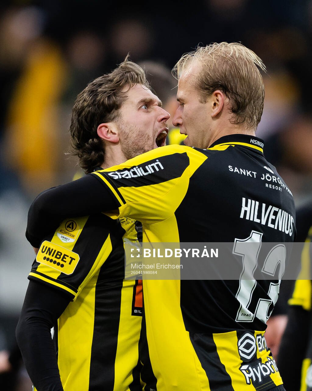 Häckens Adam Lundkvist jublar ihop med Harry Hilvenius