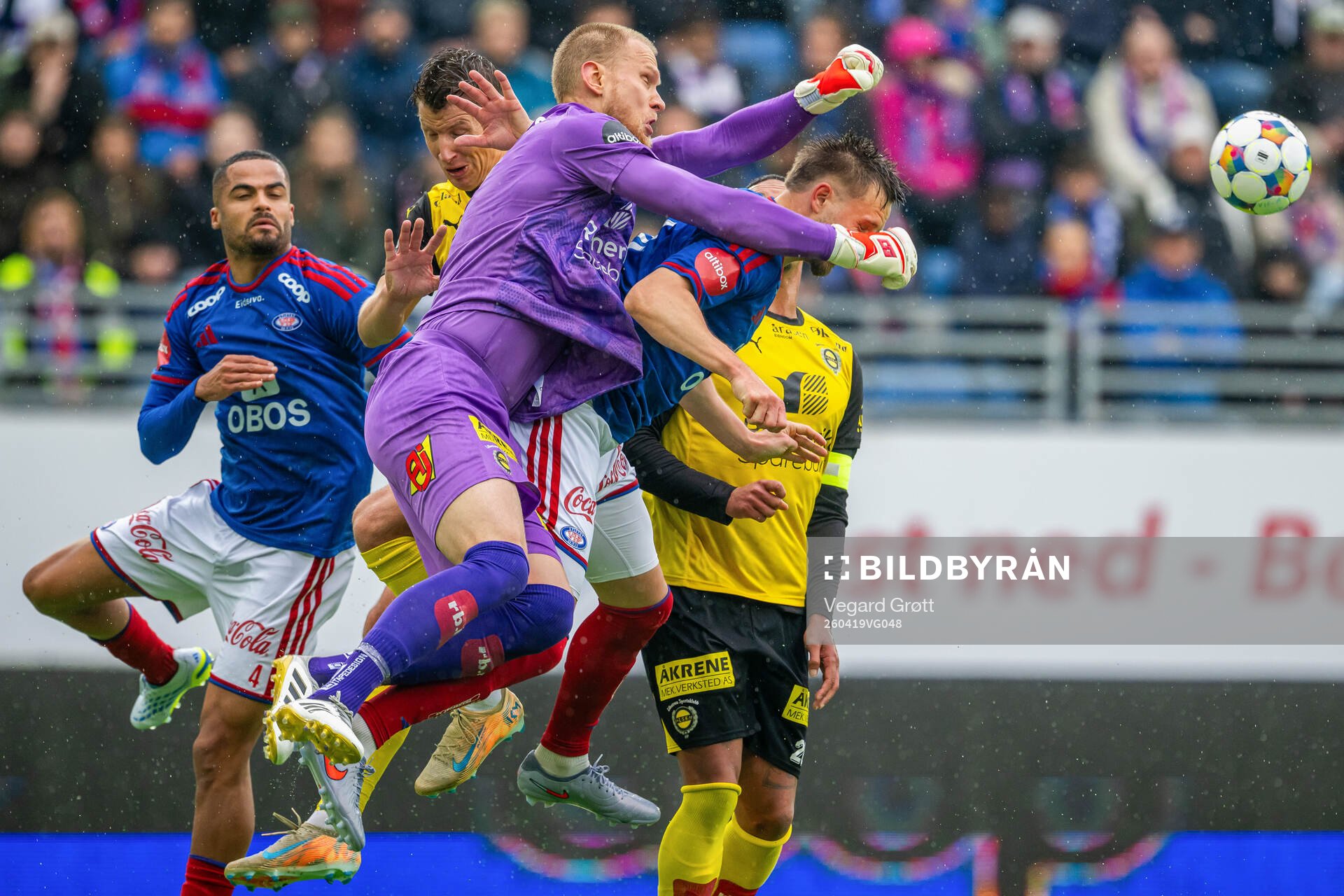 Goalkeeper Pontus Dahlberg of Lillestrøm and Ivan Näsberg