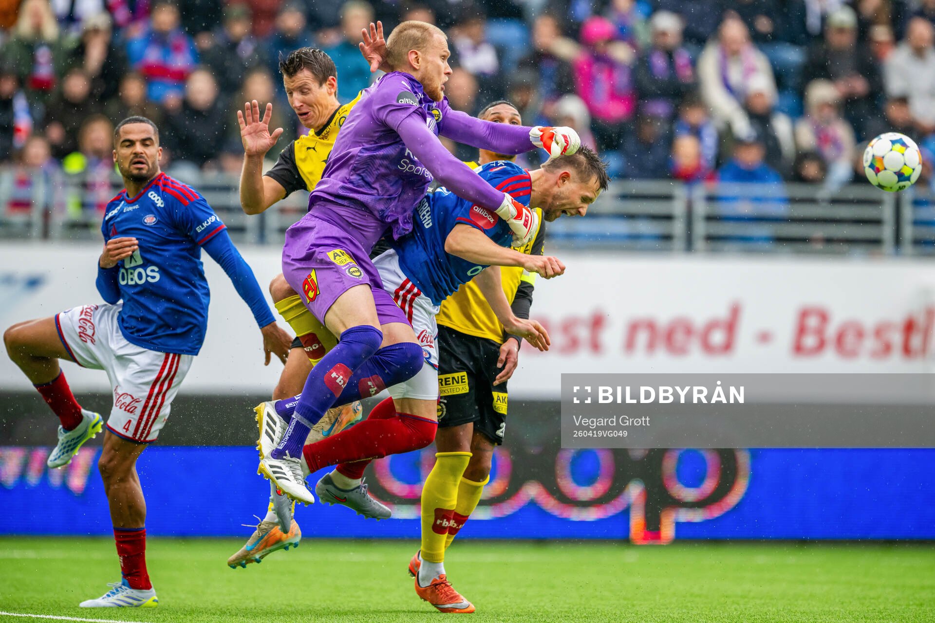 Goalkeeper Pontus Dahlberg of Lillestrøm and Ivan Näsberg