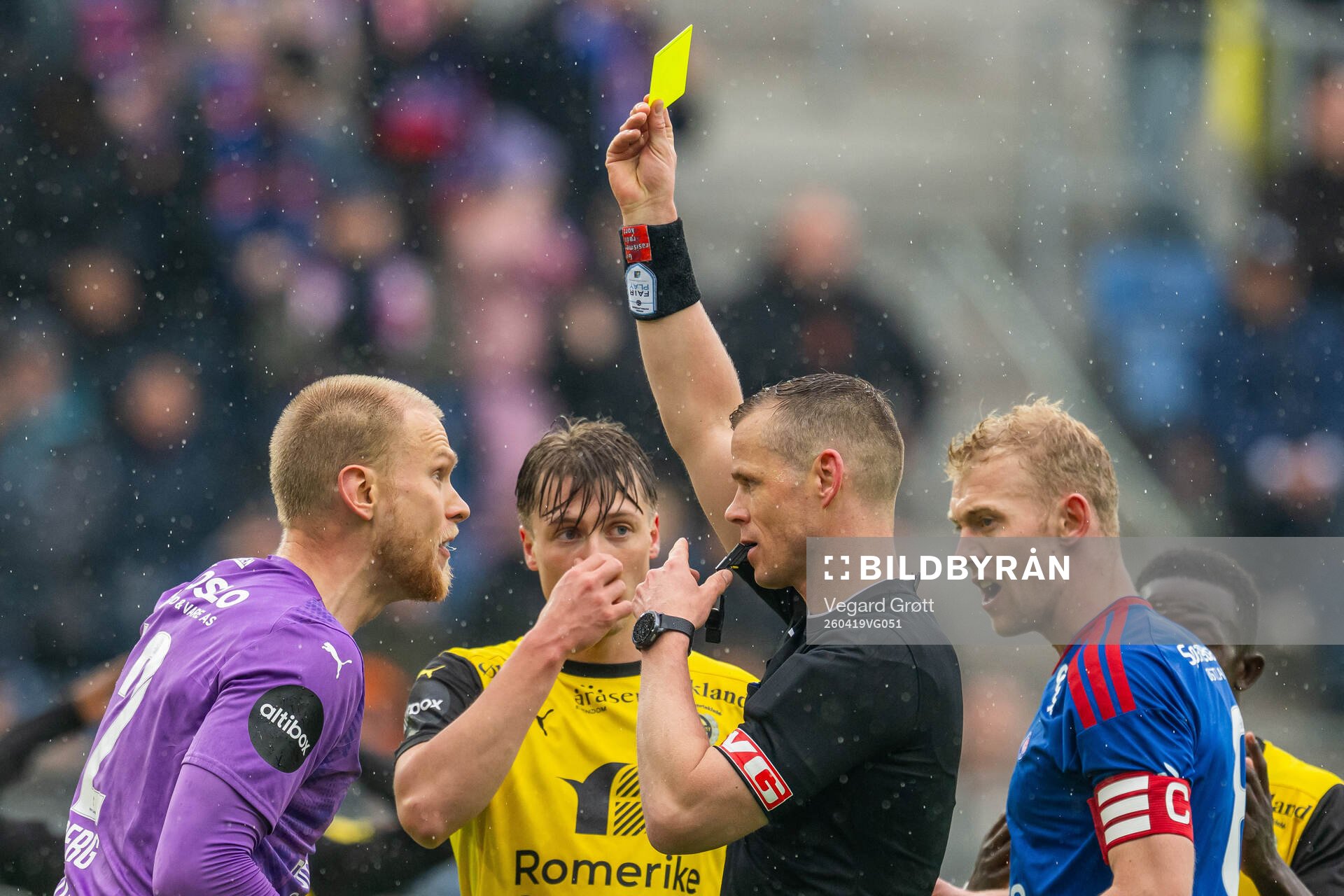 Goalkeeper Pontus Dahlberg of Lillestrøm and referee