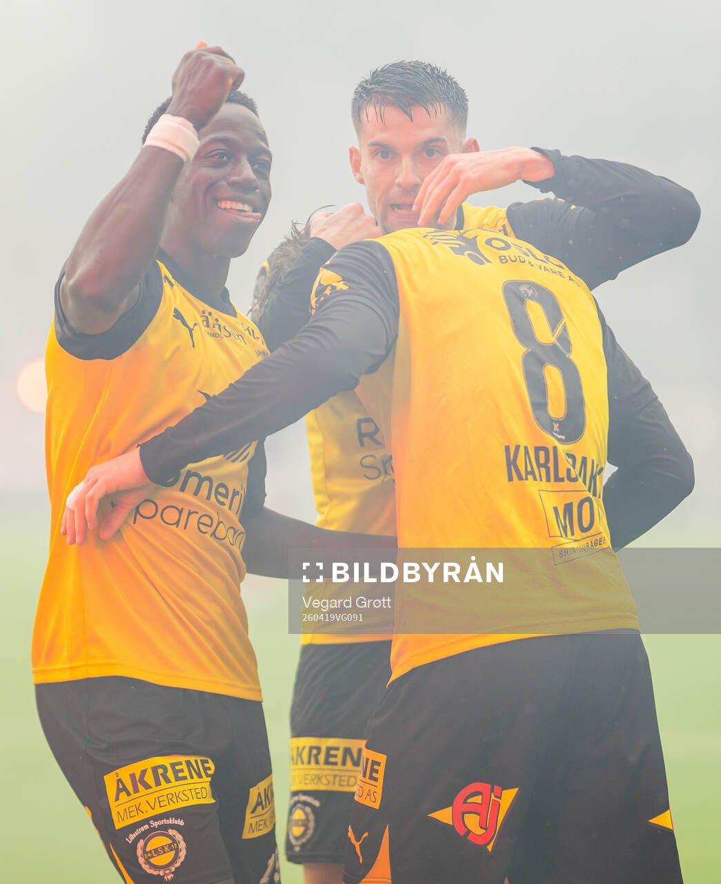 Markus Karlsbakk of Lillestrøm celebrates with teammates