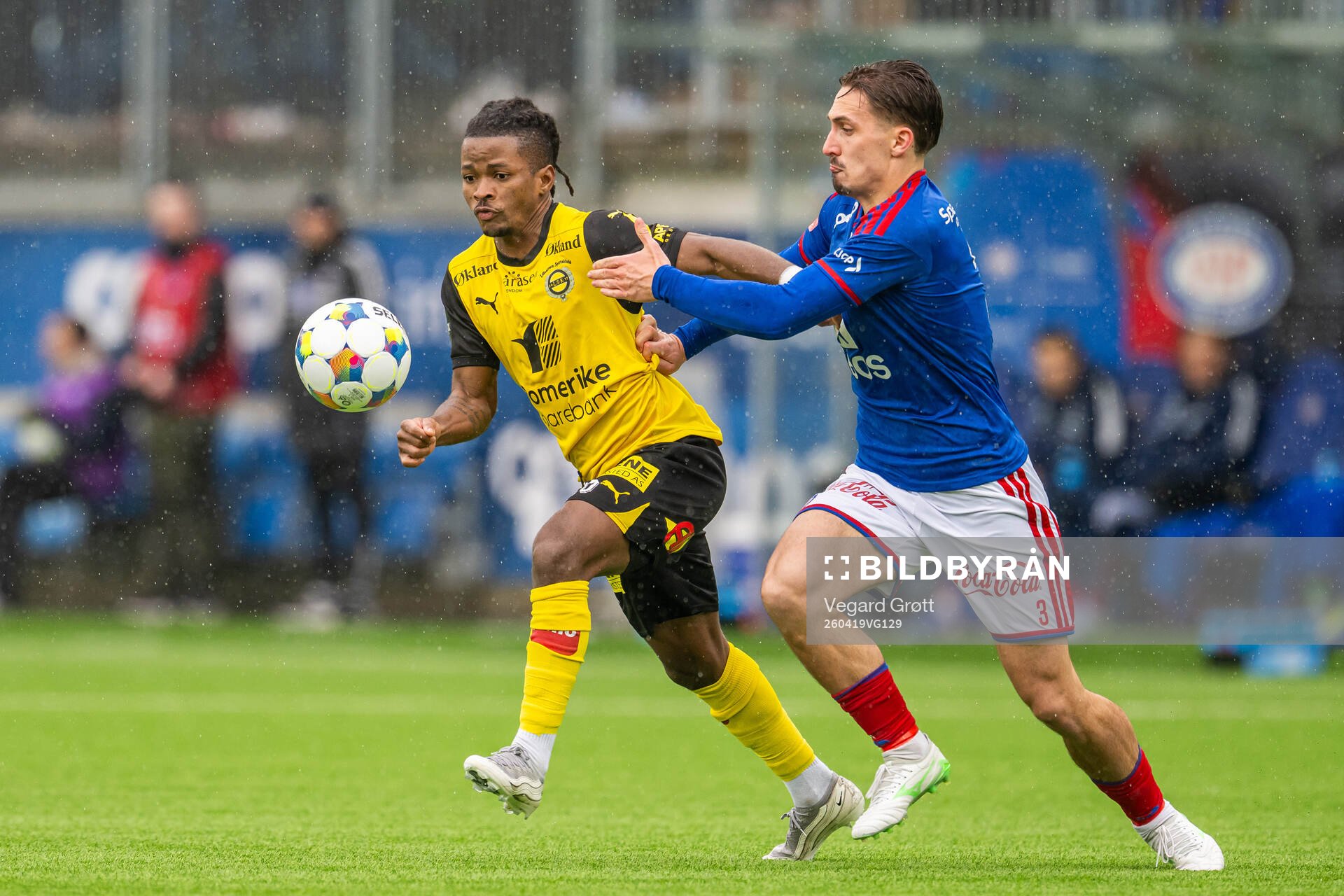 Félix Vá of Lillestrøm and Håkon Sjåtil of Vålerenga