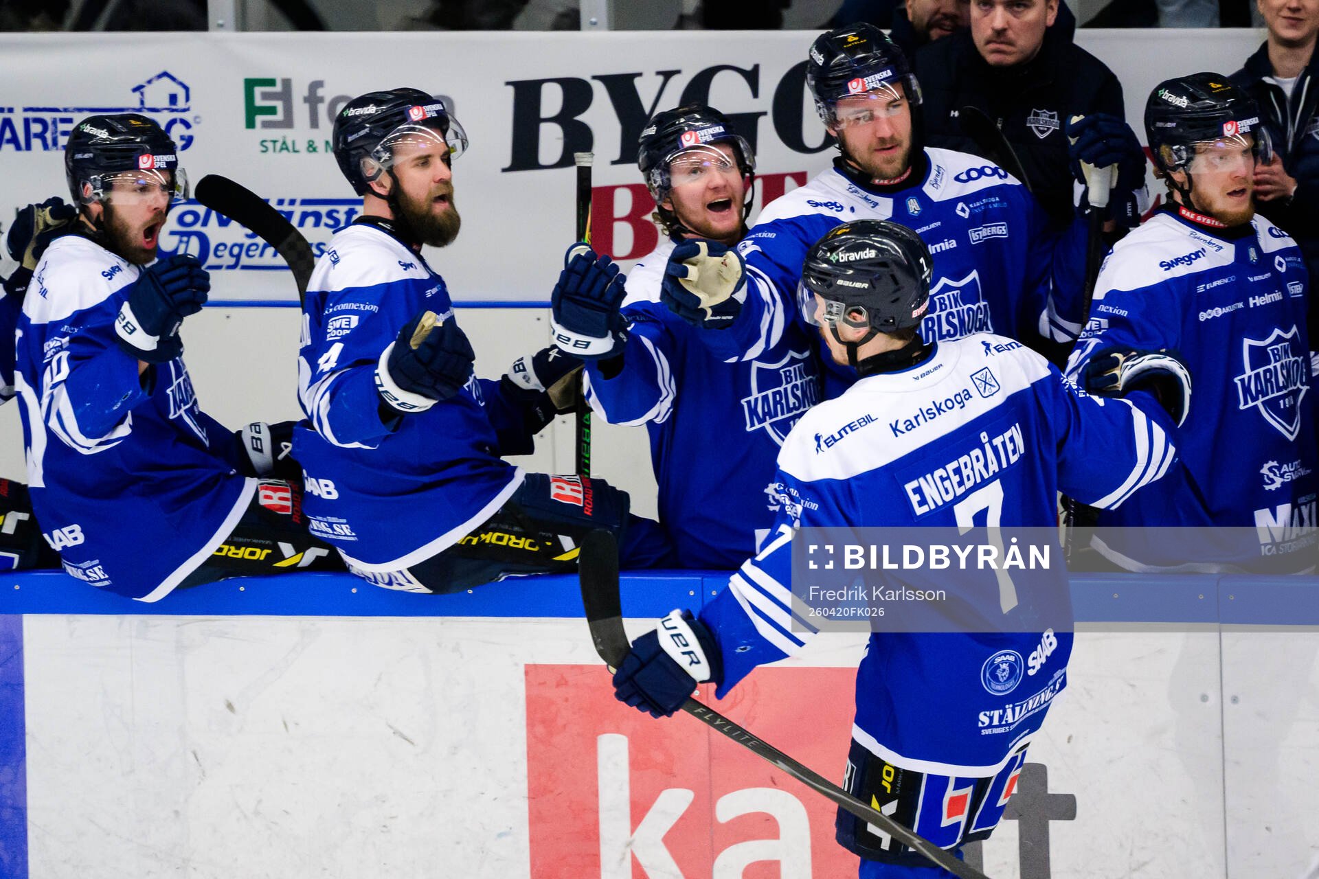 Karlskogas Sander Vold Engebråten jublar med lagkamrater
