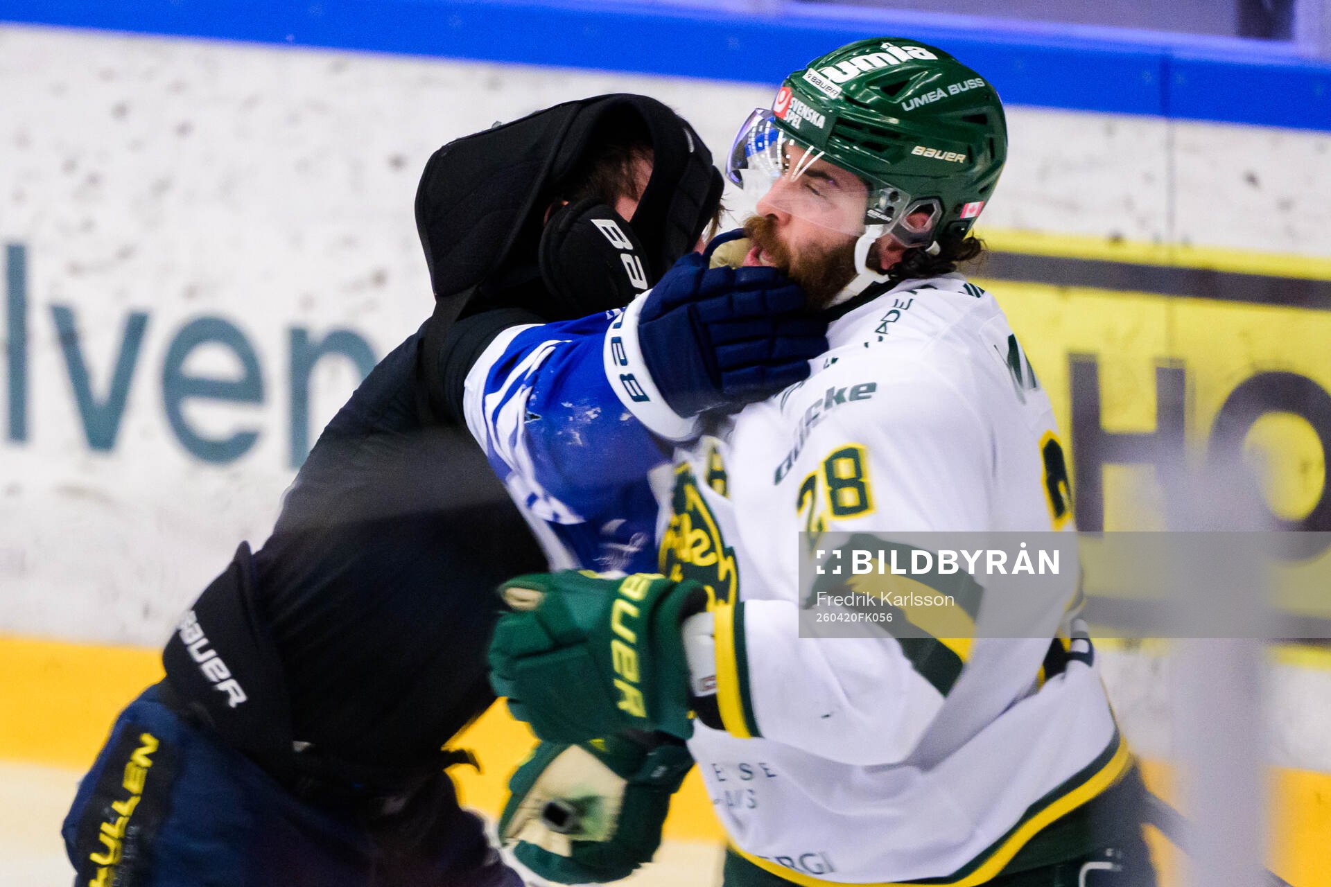 Karlskogas Leevi Viitala och Björklövens Mathew Maione