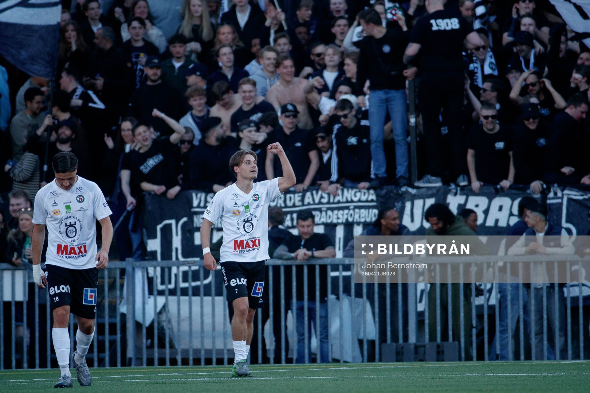 Örebros Samuel Wikman jublar