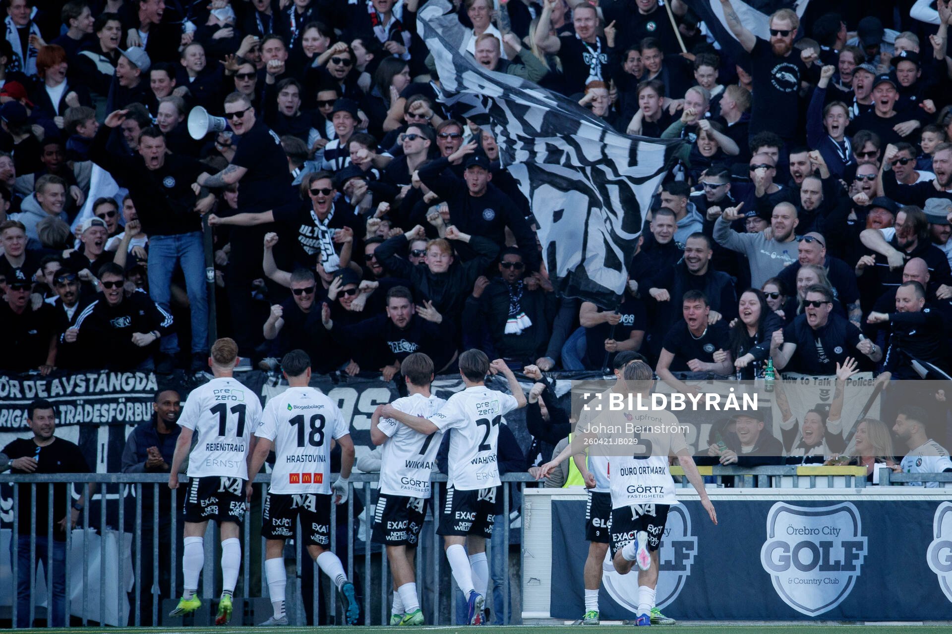 Örebros Samuel Wikman jublar