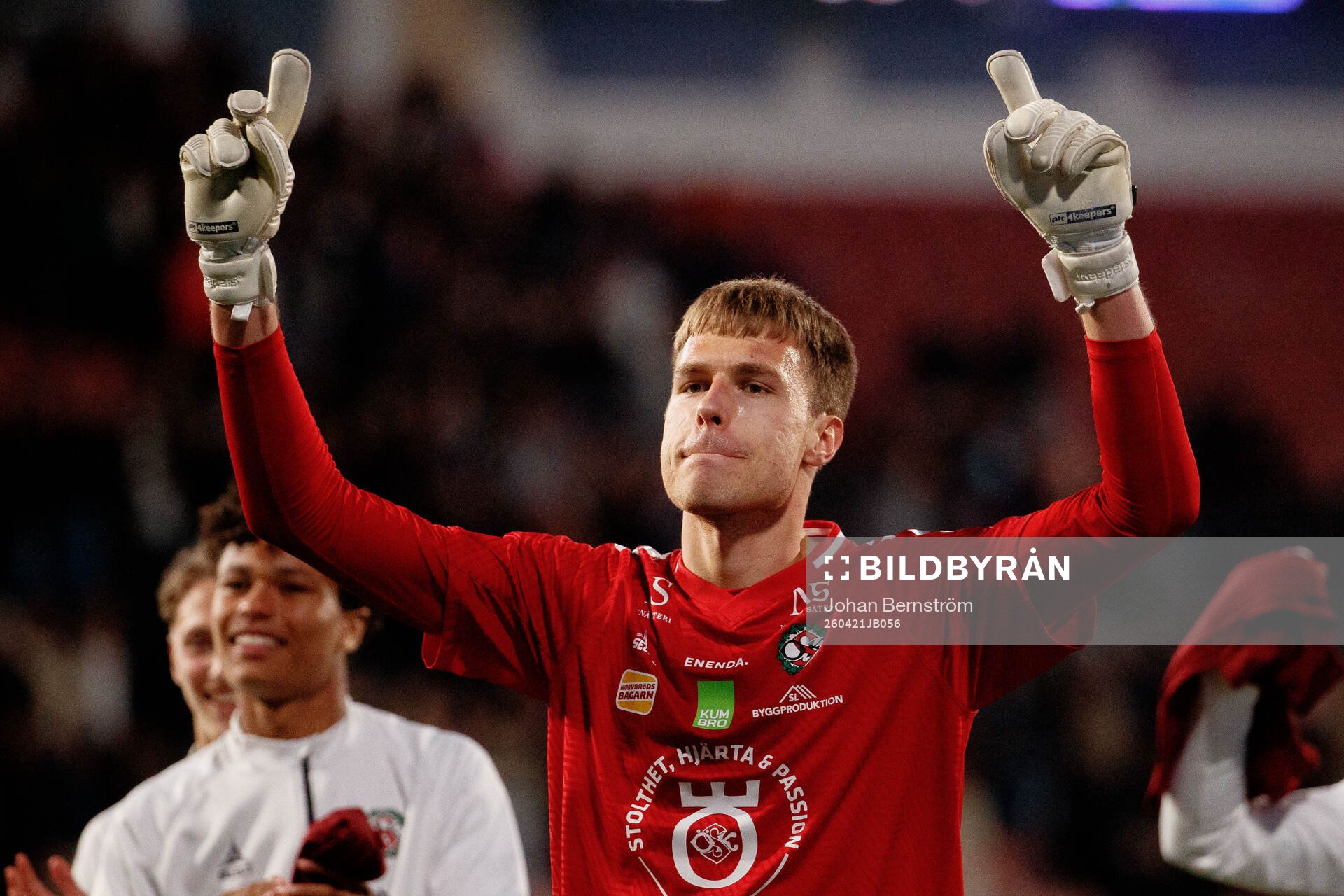 Örebros målvakt Jakub Ojrzynski jublar