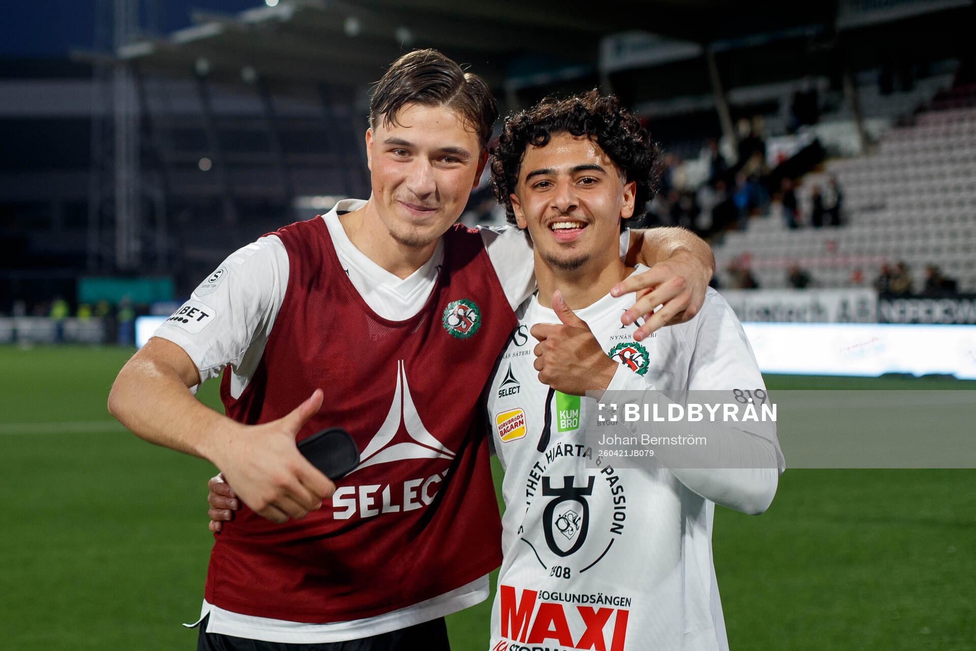 Örebros Erman Hrastovina och Hasan Dana jublar