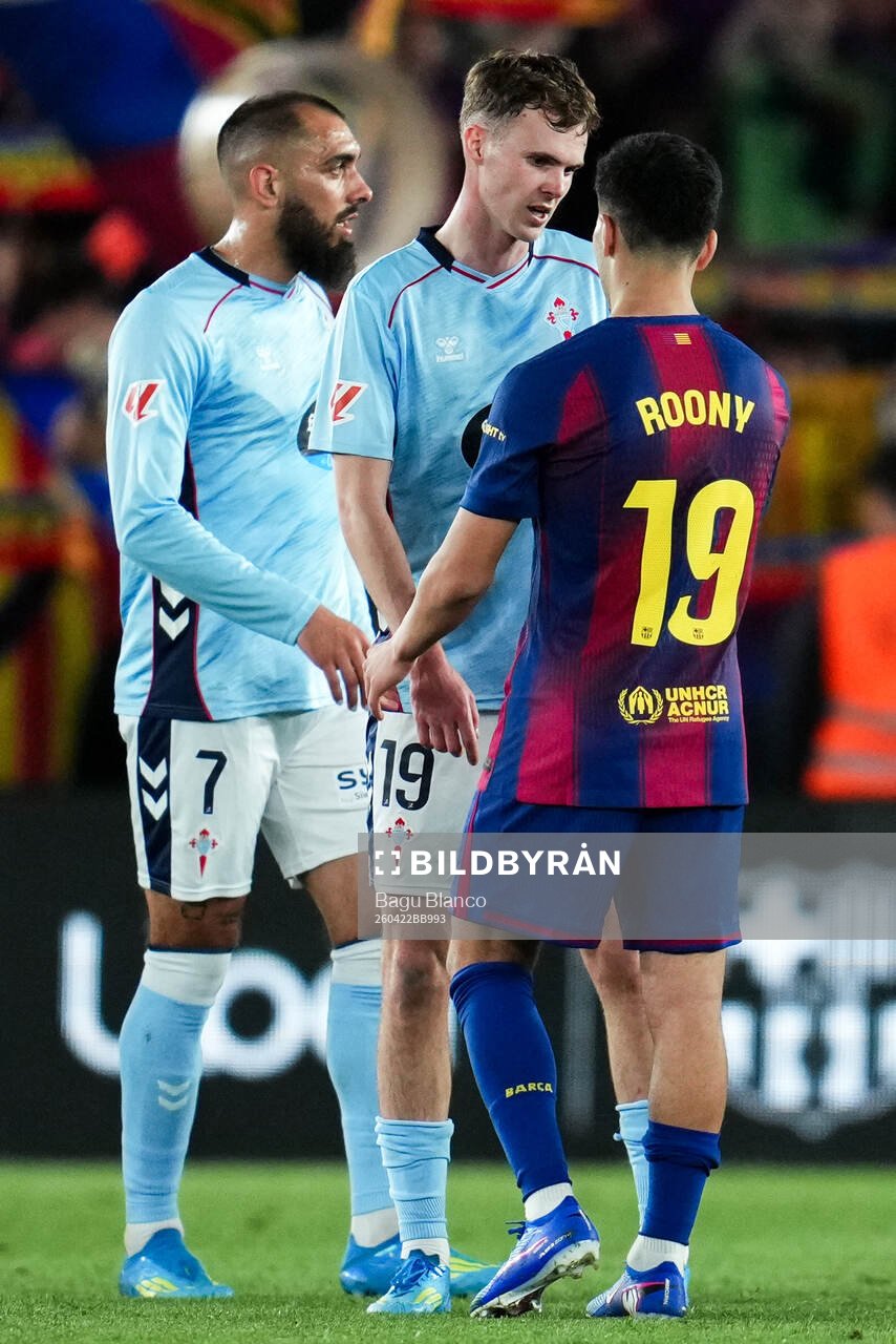 Roony Bardghji of FC Barcelona and Williot Swedberg of