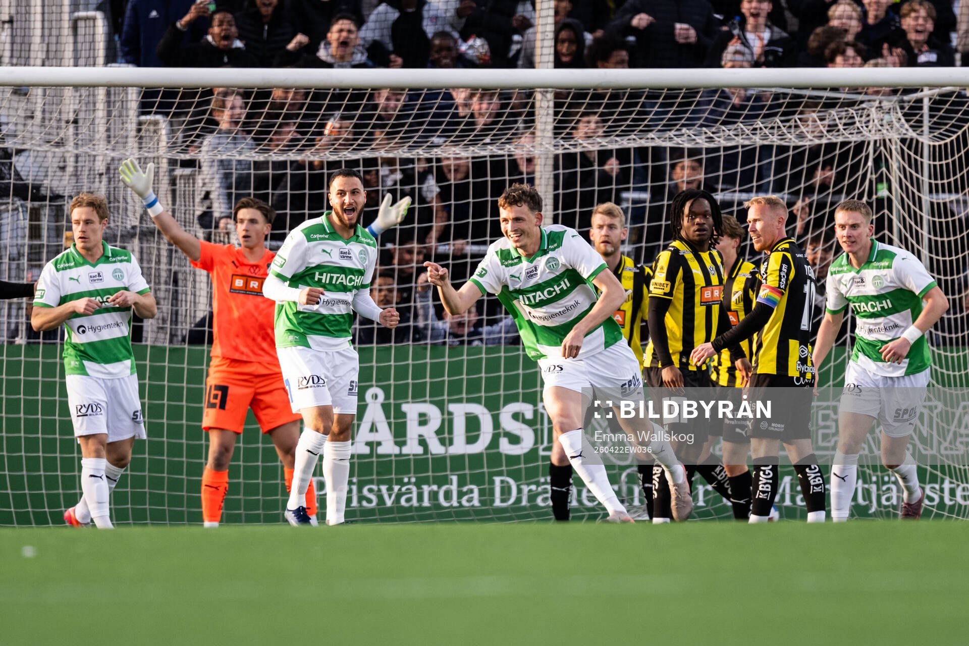 Västerås Mikkel Ladefoged jublar