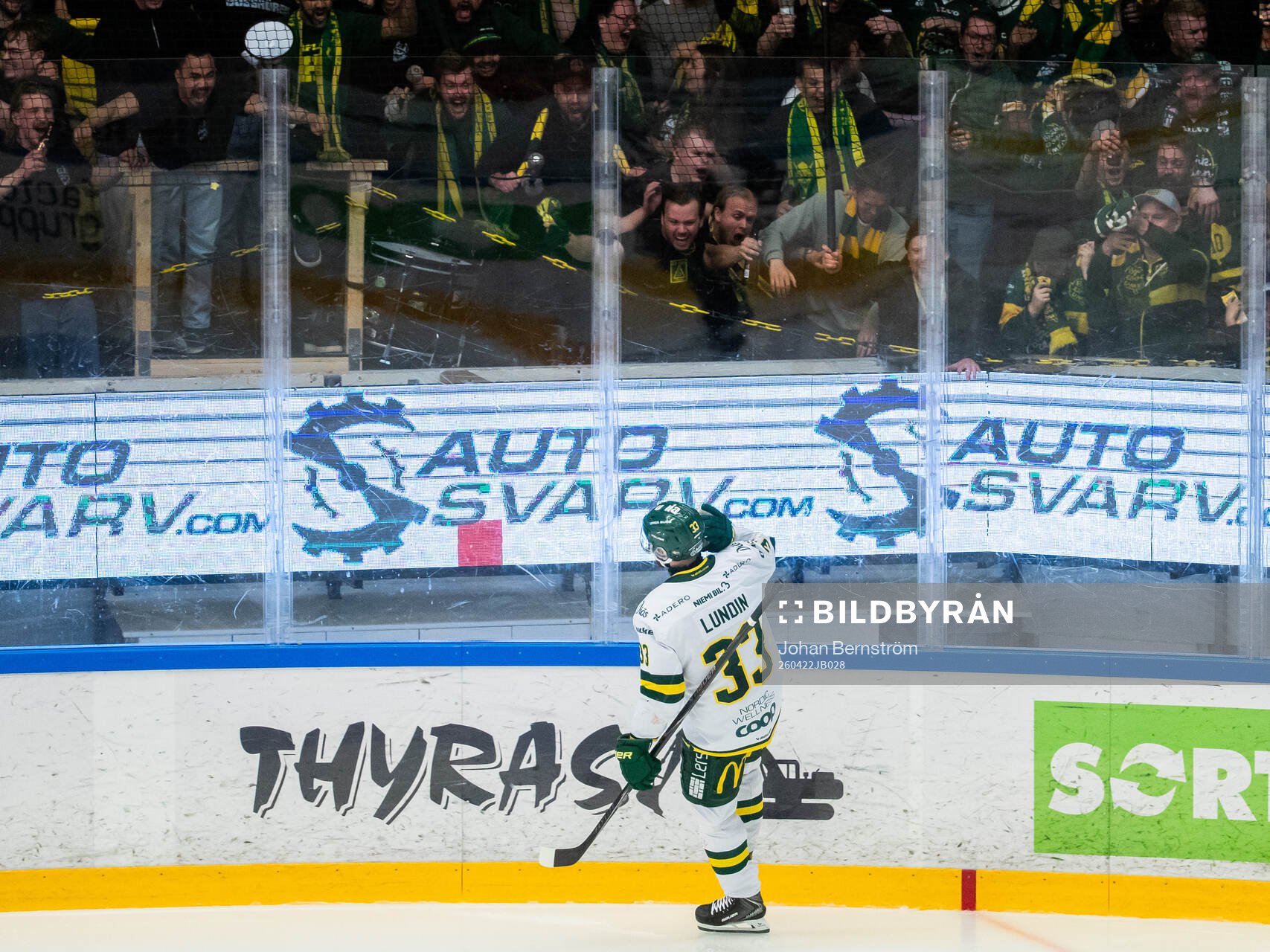 Björklövens Albin Lundin jublar