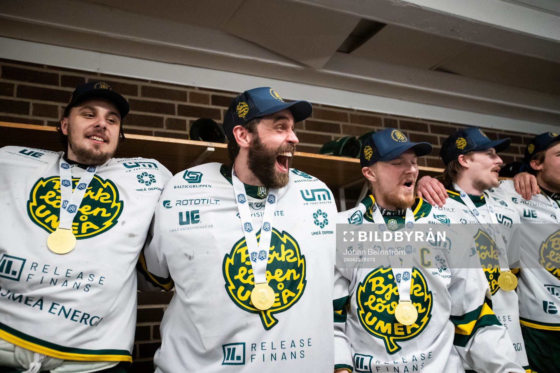 Björklövens målvakt Frans Tuohimaa och Axel Ottosson