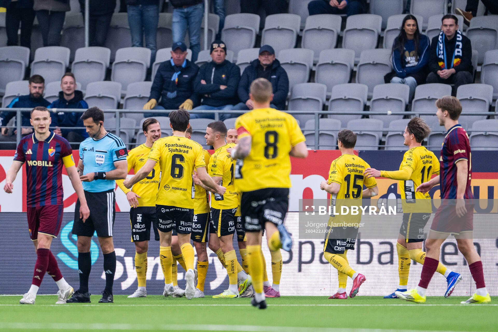 Elfsborgs Frederik Ihler jublar med lagkamrater