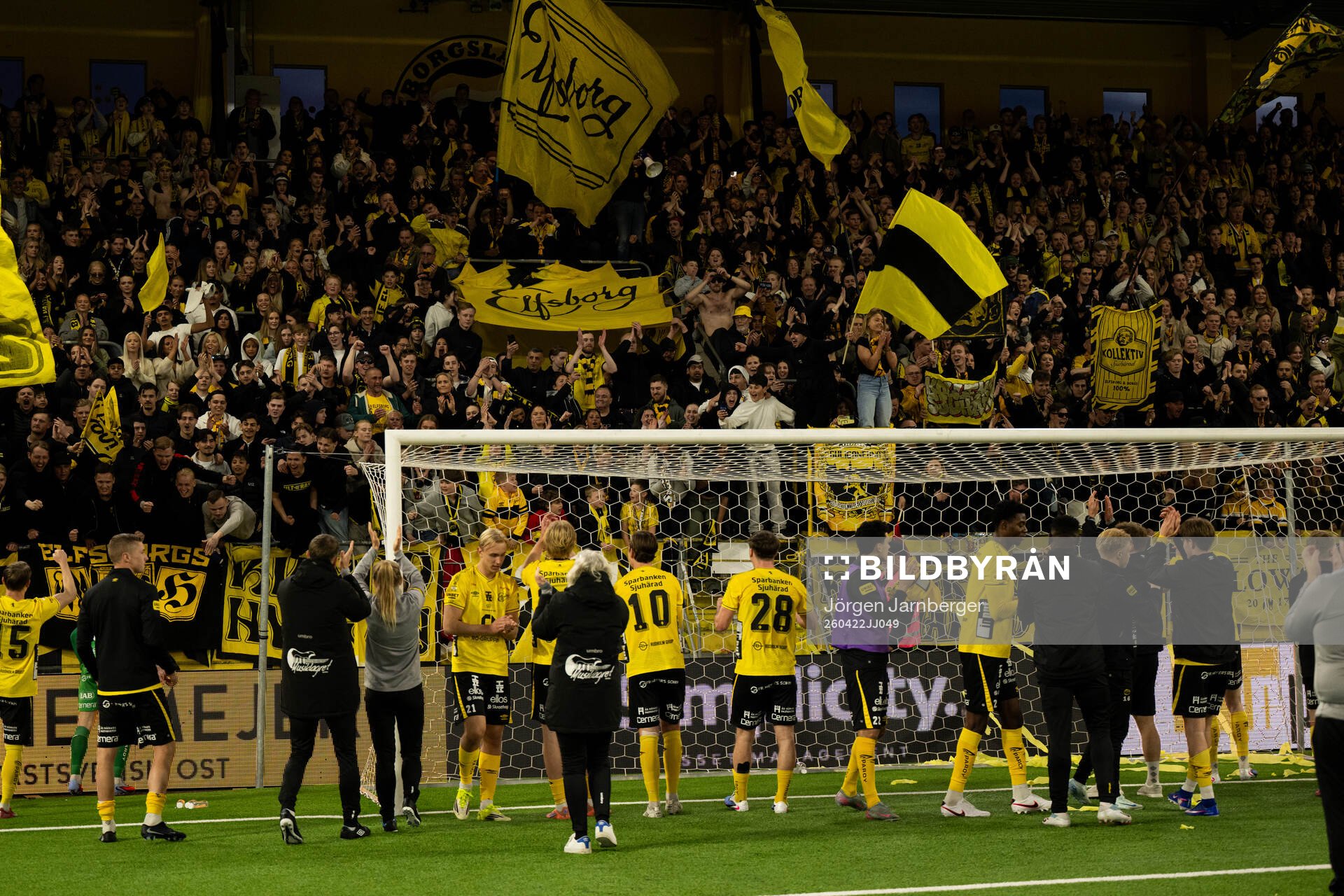 Elfsborgs spelare tackar supportrarna