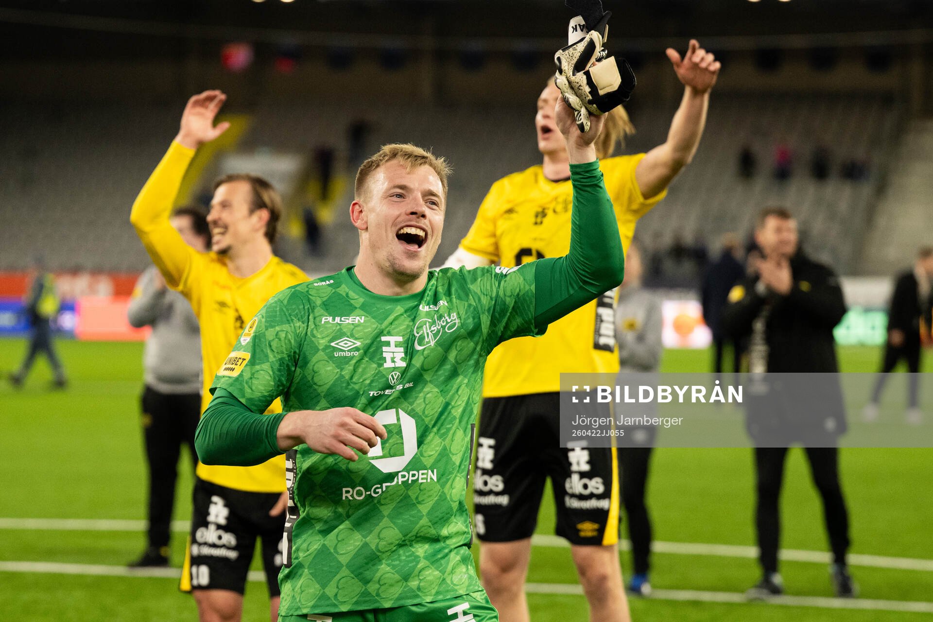 Elfsborgs målvakt Isak Pettersson jubler
